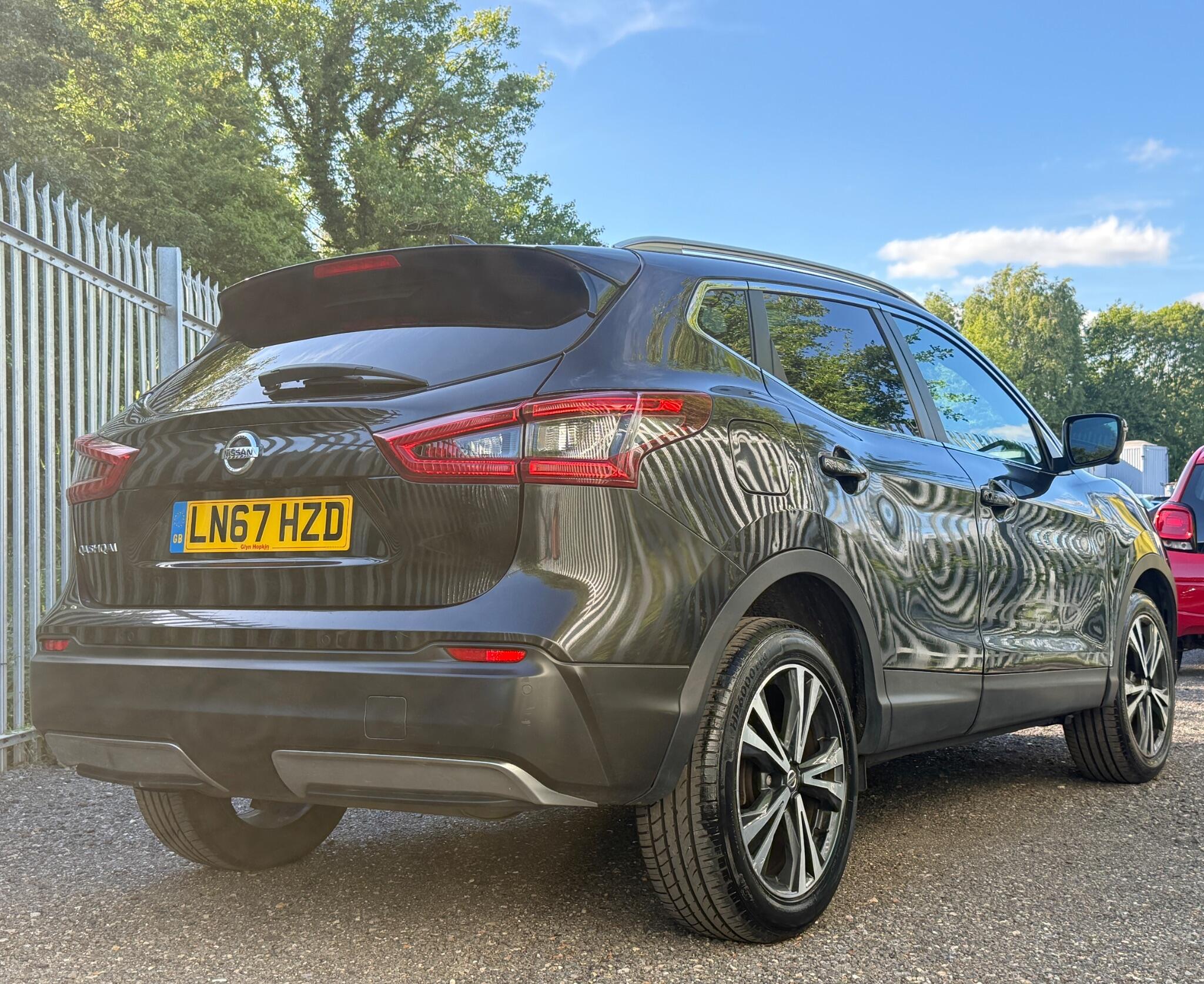 2017 Nissan Qashqai image 18