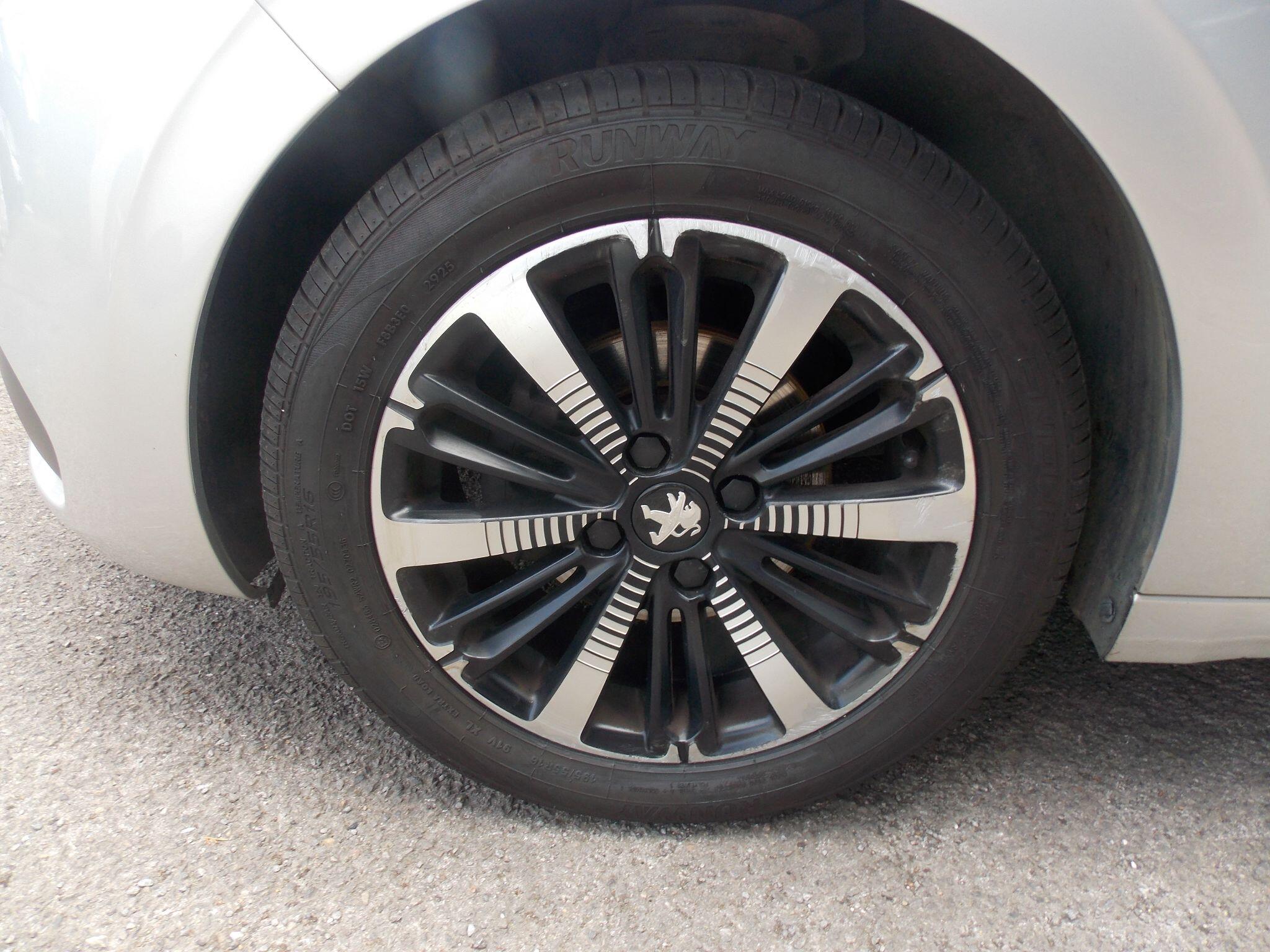 Peugeot 208 view 49