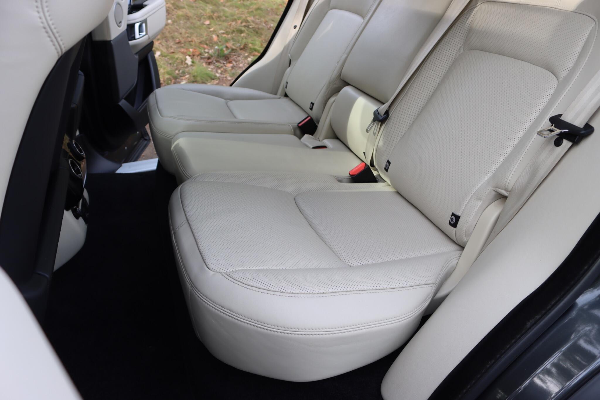 Land Rover Range Rover view 6