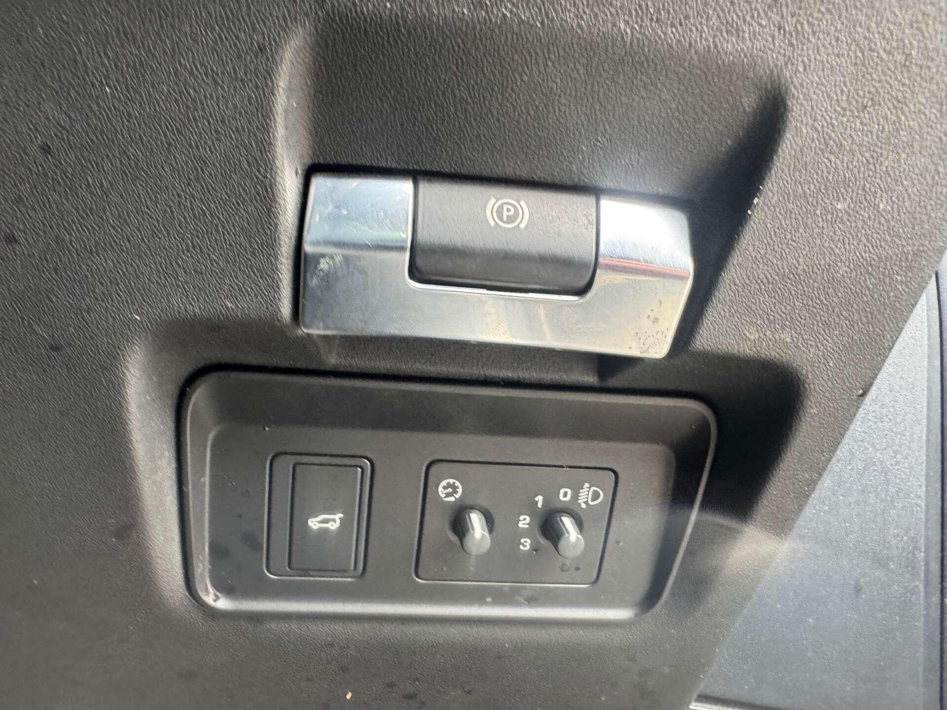 Land Rover Range Rover Evoque view 24