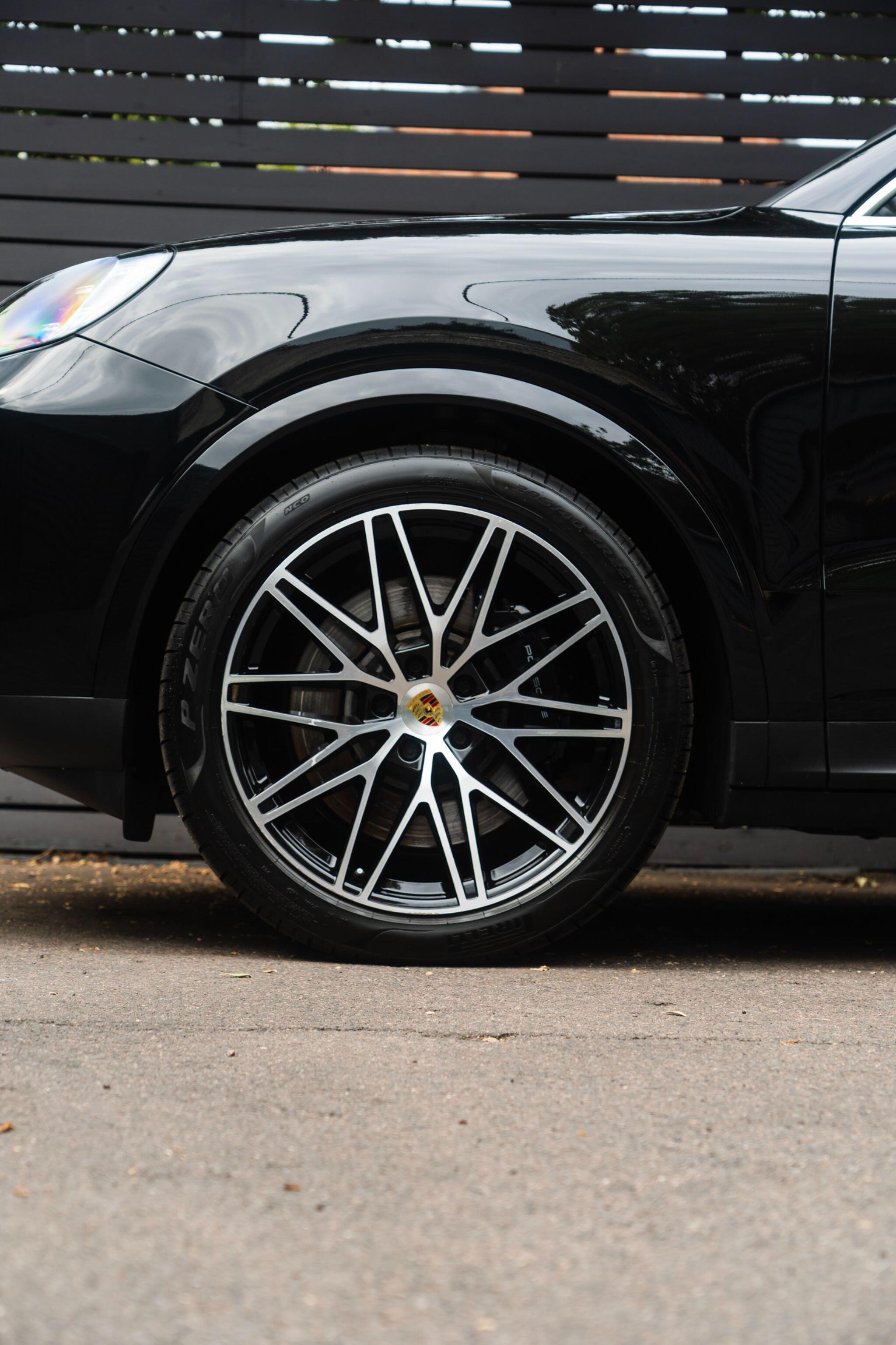 Porsche Cayenne view 37