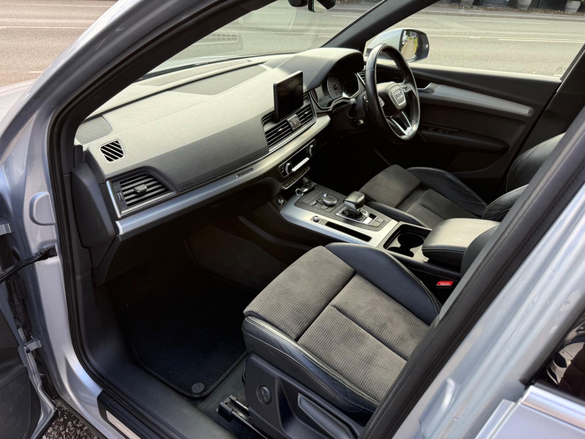 Audi Q5 view 58