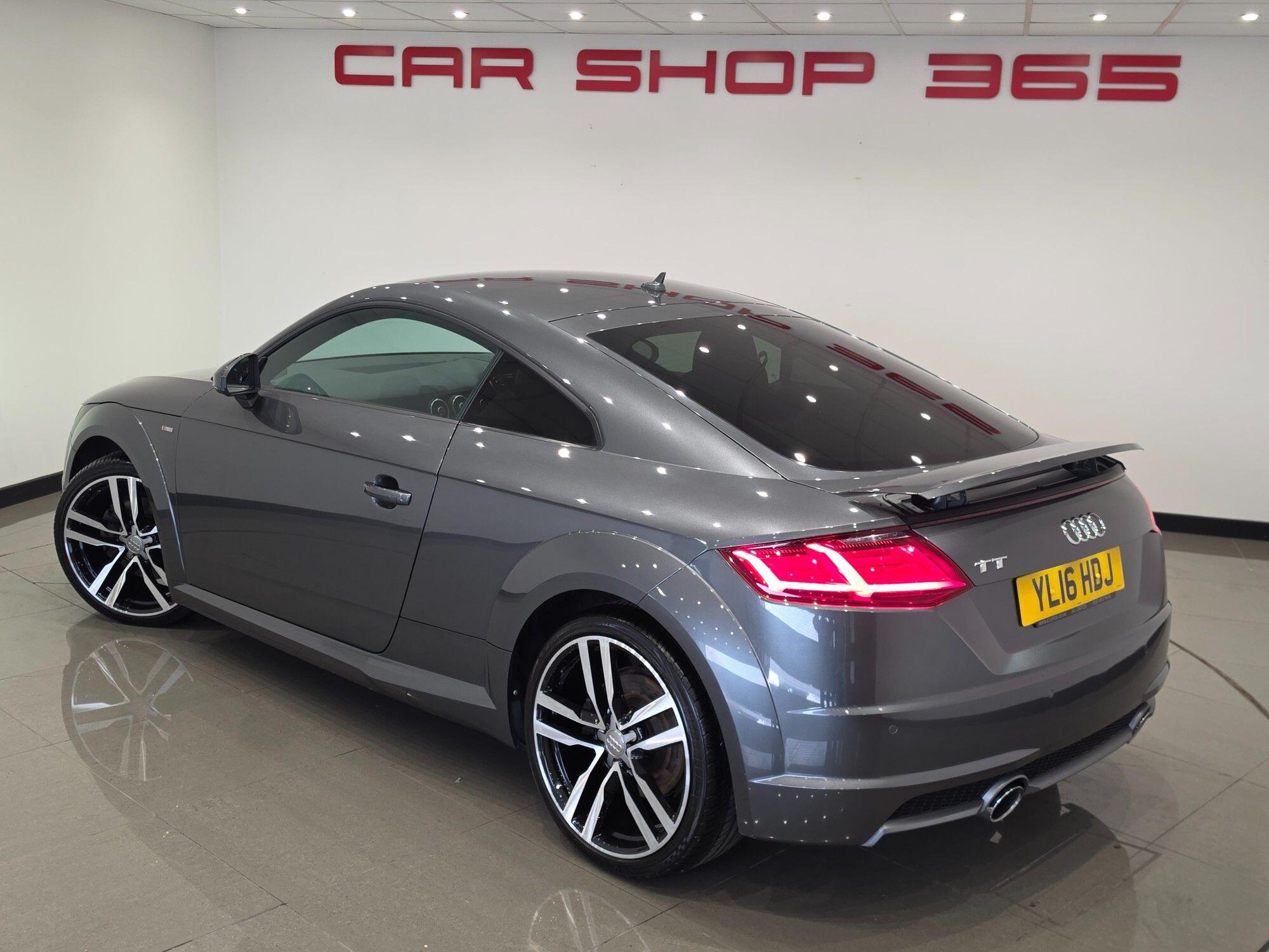 Audi TT view 20