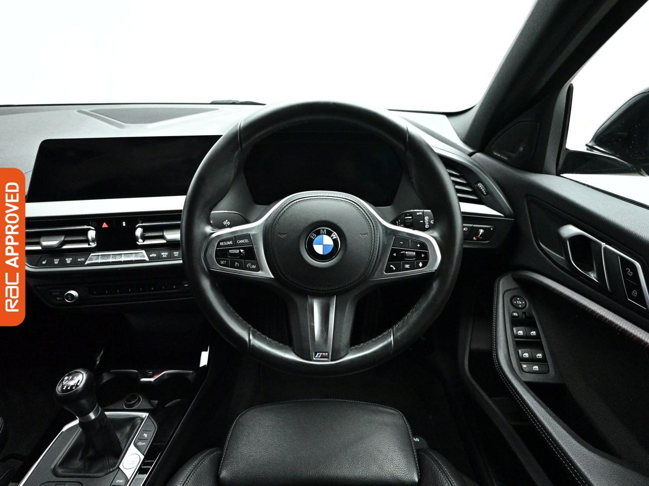 BMW 1 Series view 9