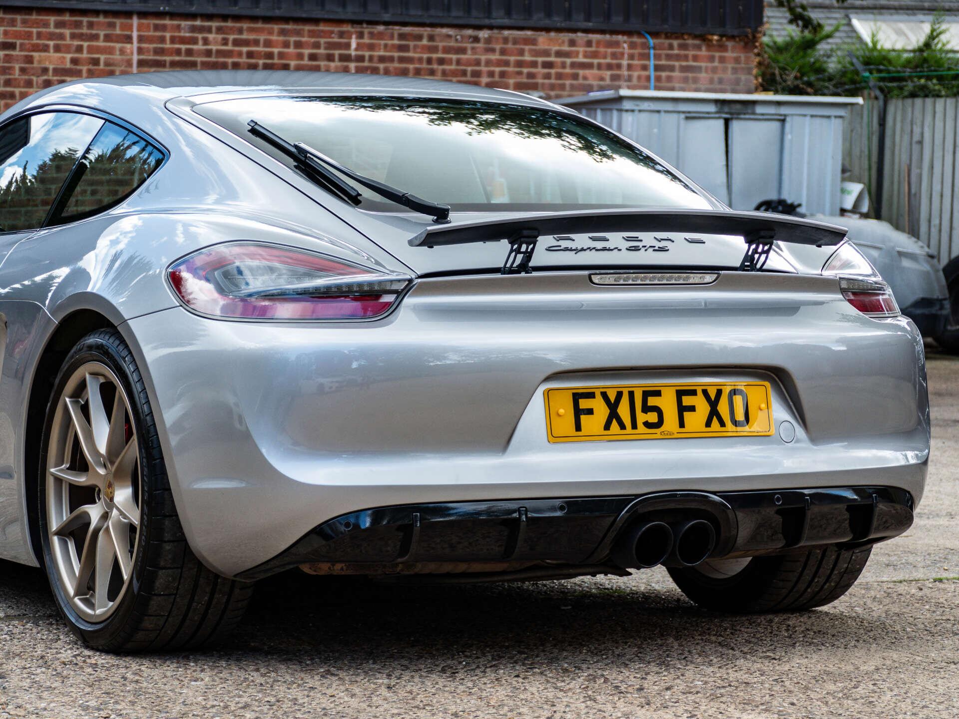 Porsche Cayman view 16