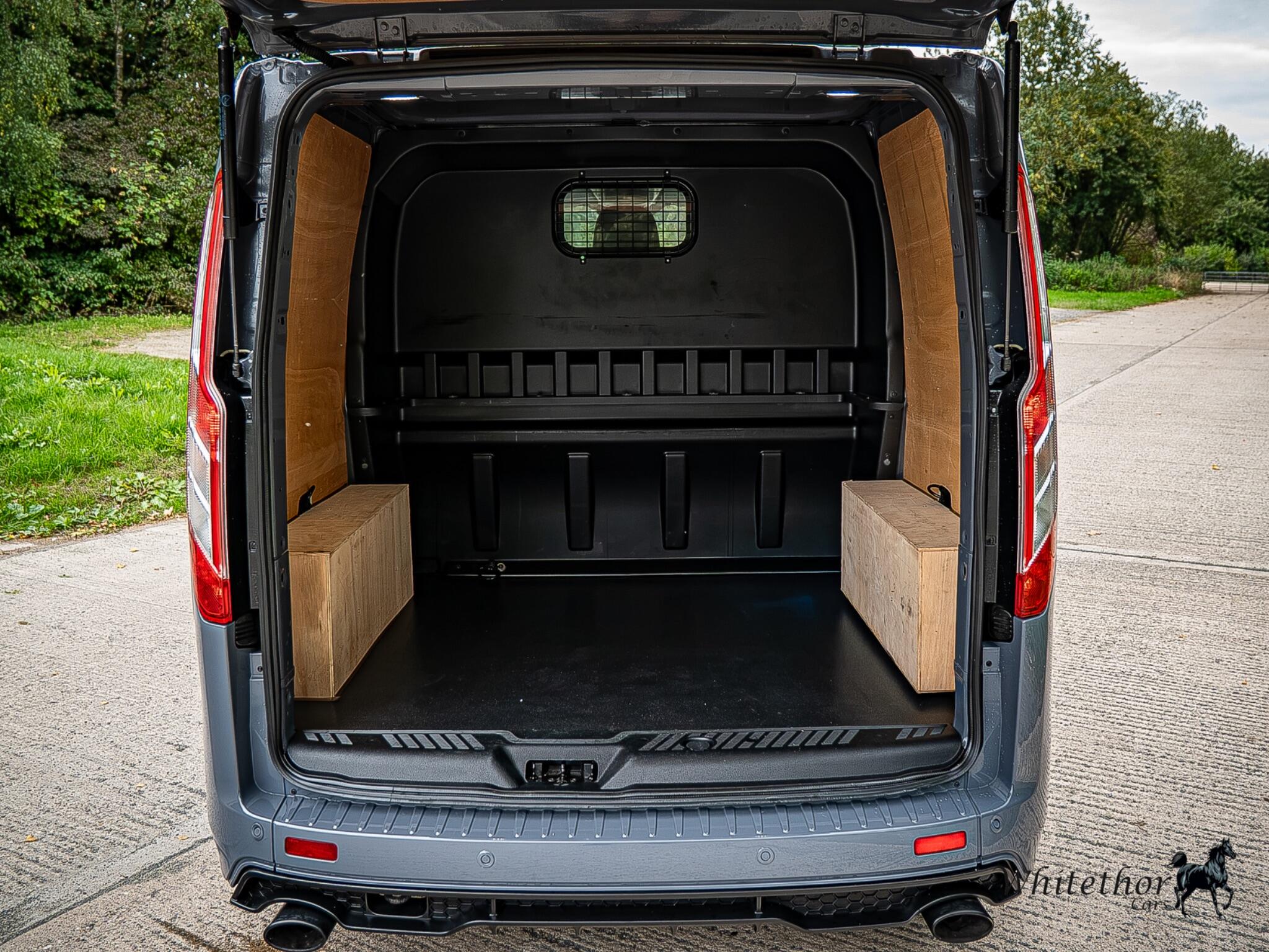 Ford Transit Custom view 15