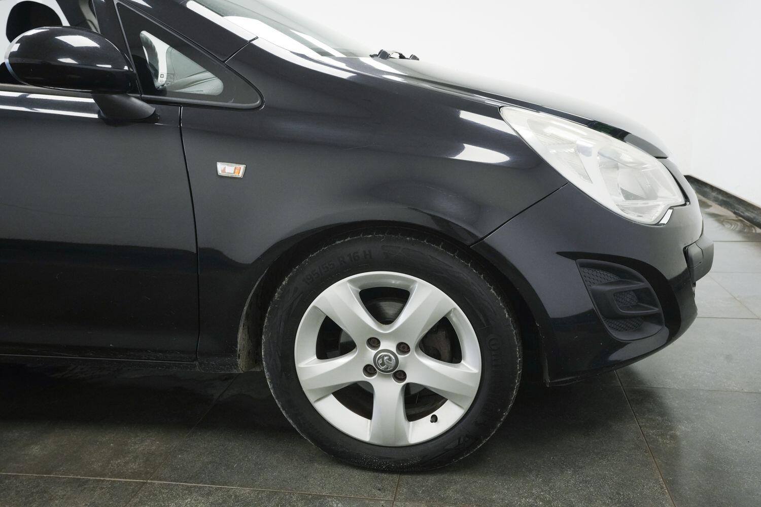 Vauxhall Corsa view 4