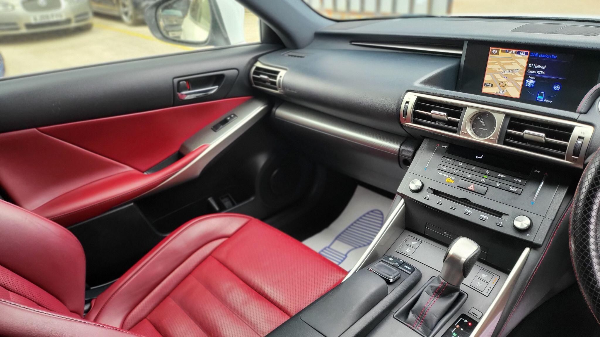 Lexus Is view 15