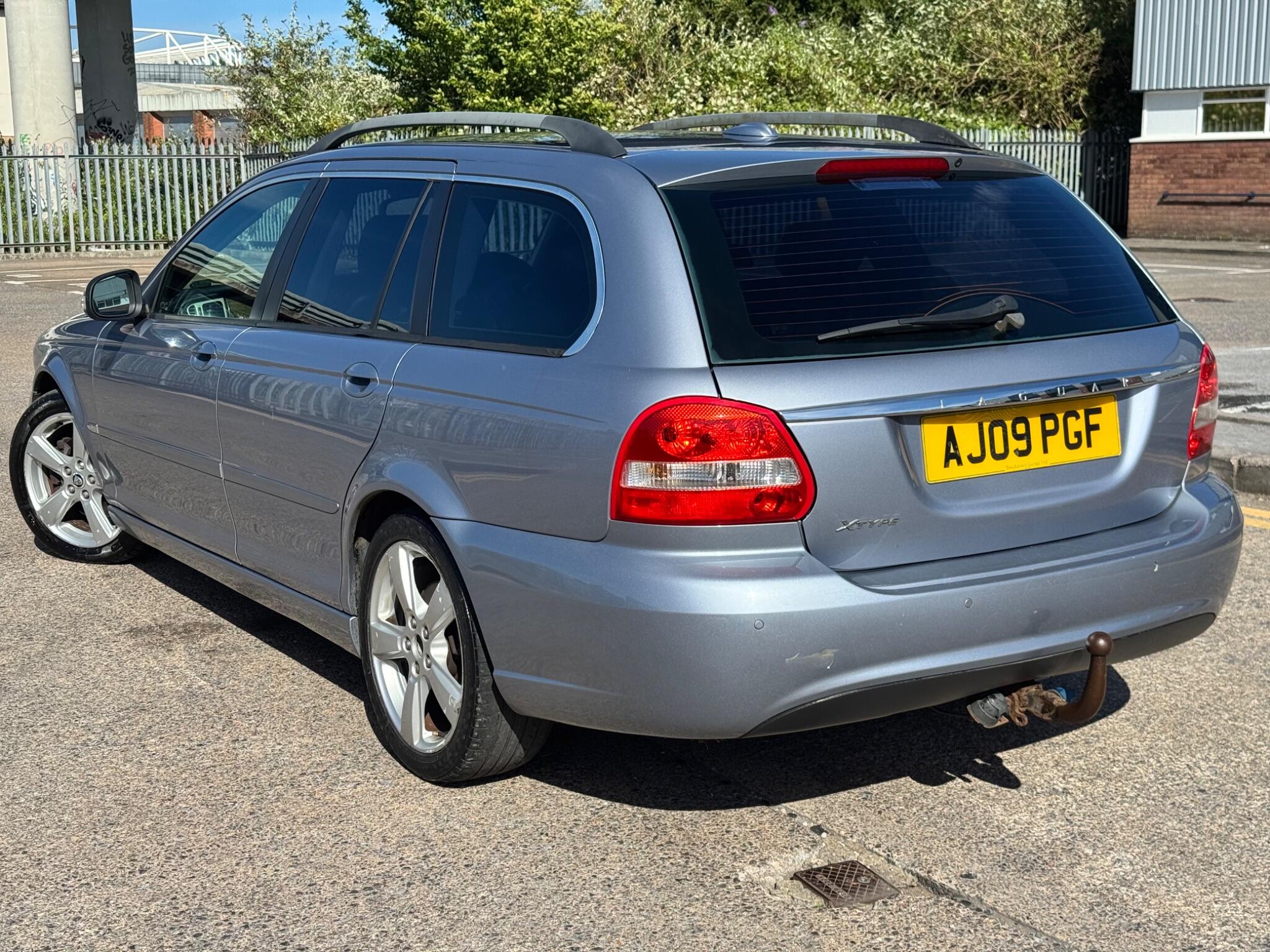 Jaguar X-Type view 4