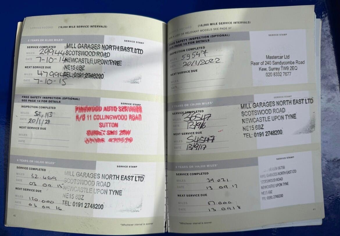 2010 Volvo C70 2.5 T5 SE Lux Geartronic 2dr image 3