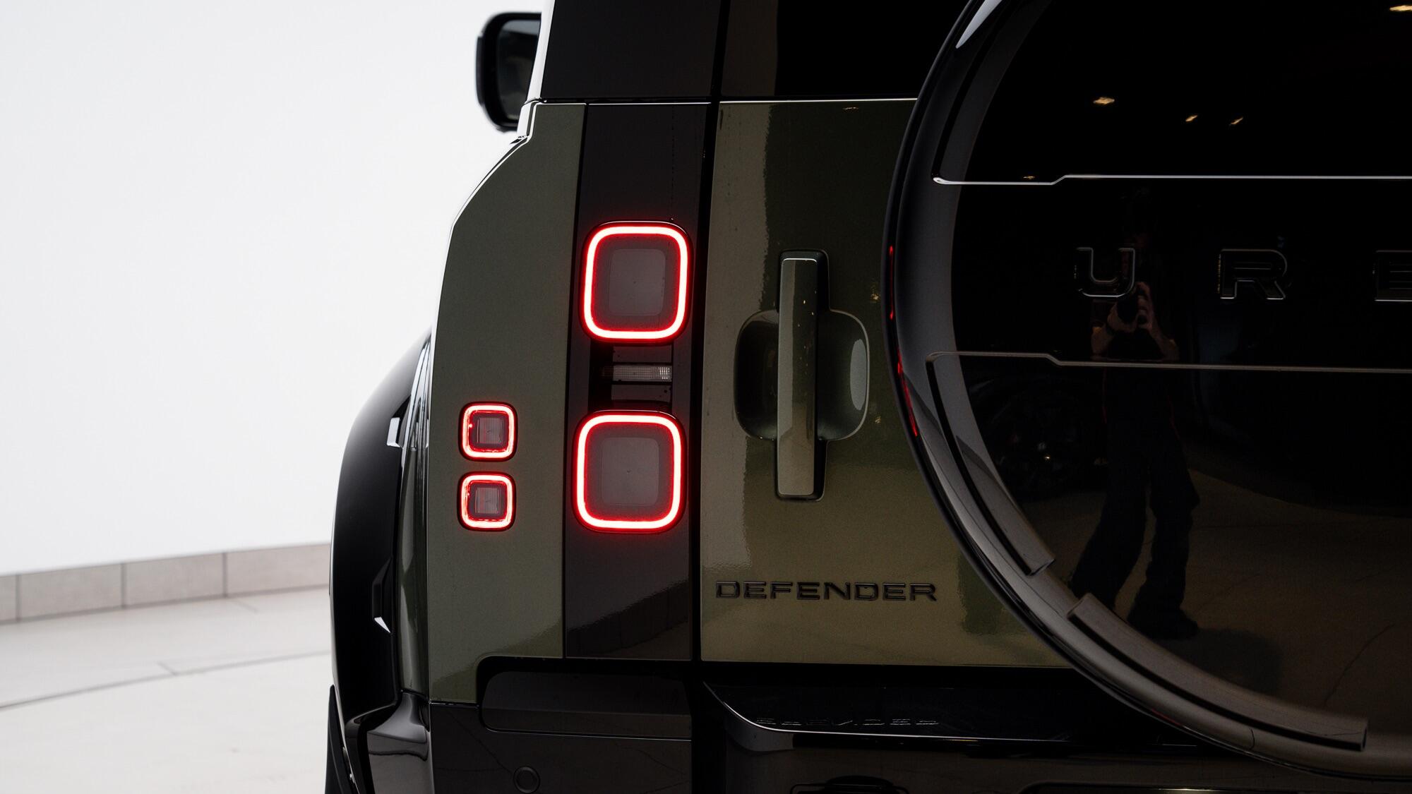 Land Rover Defender view 45