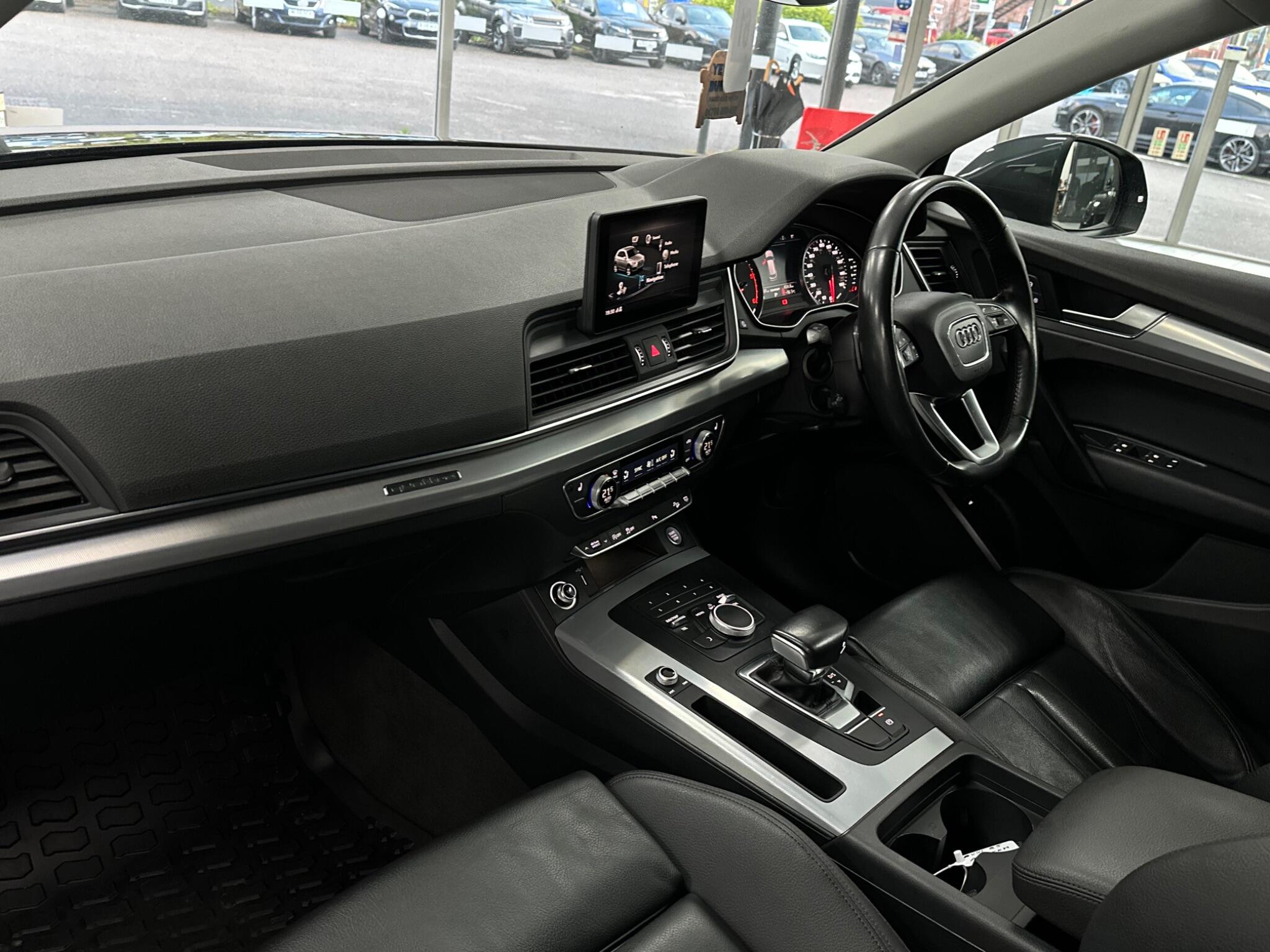 Audi Q5 view 31