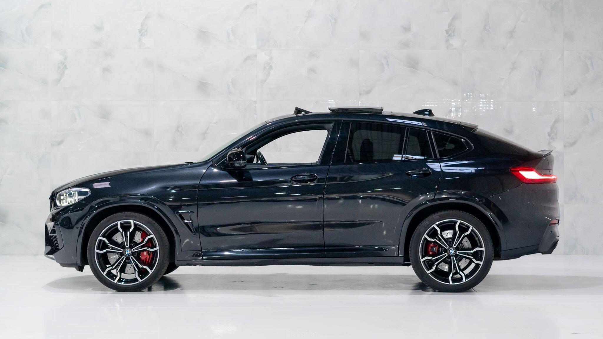 BMW X4 M view 10