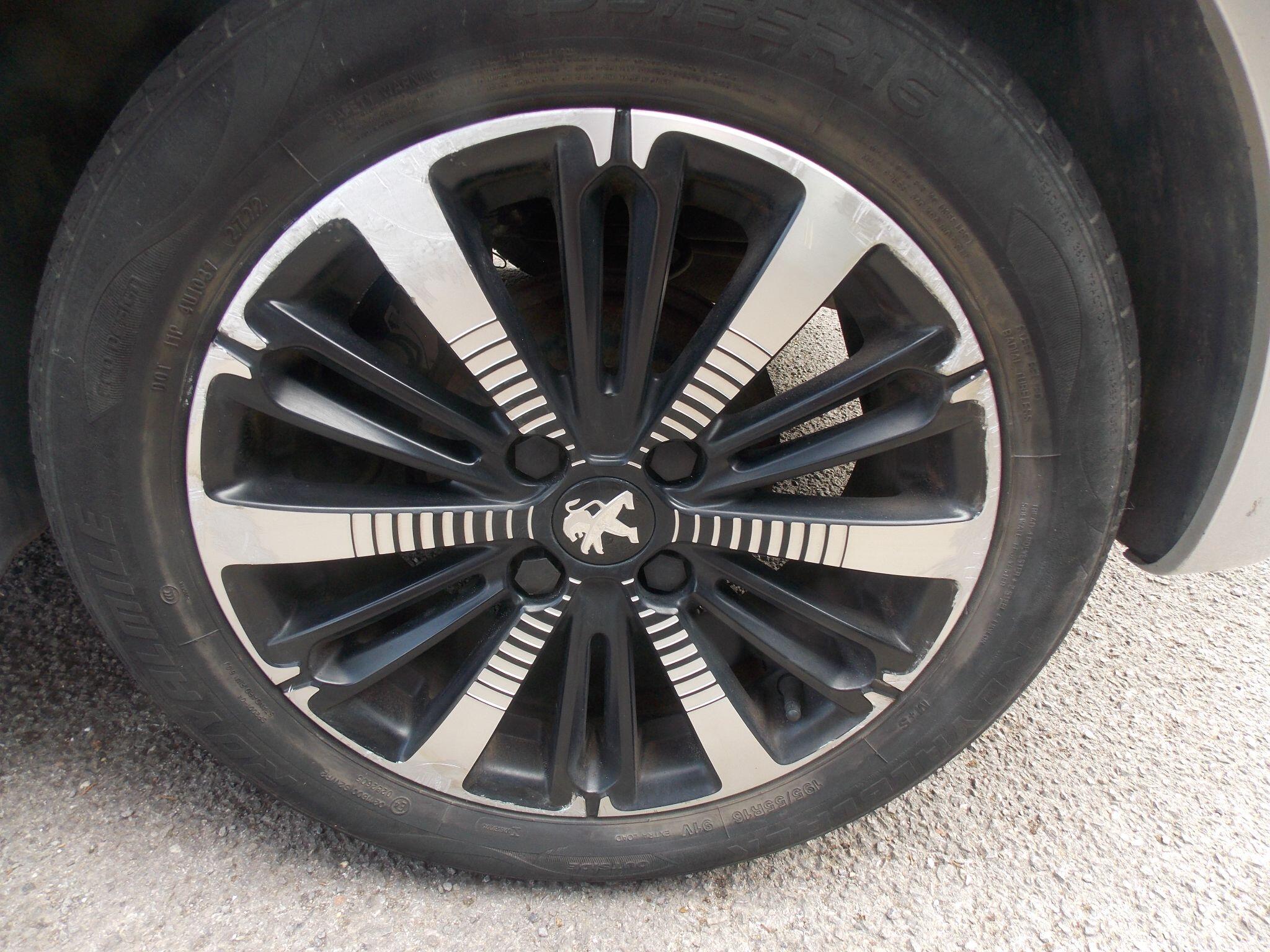 Peugeot 208 view 50
