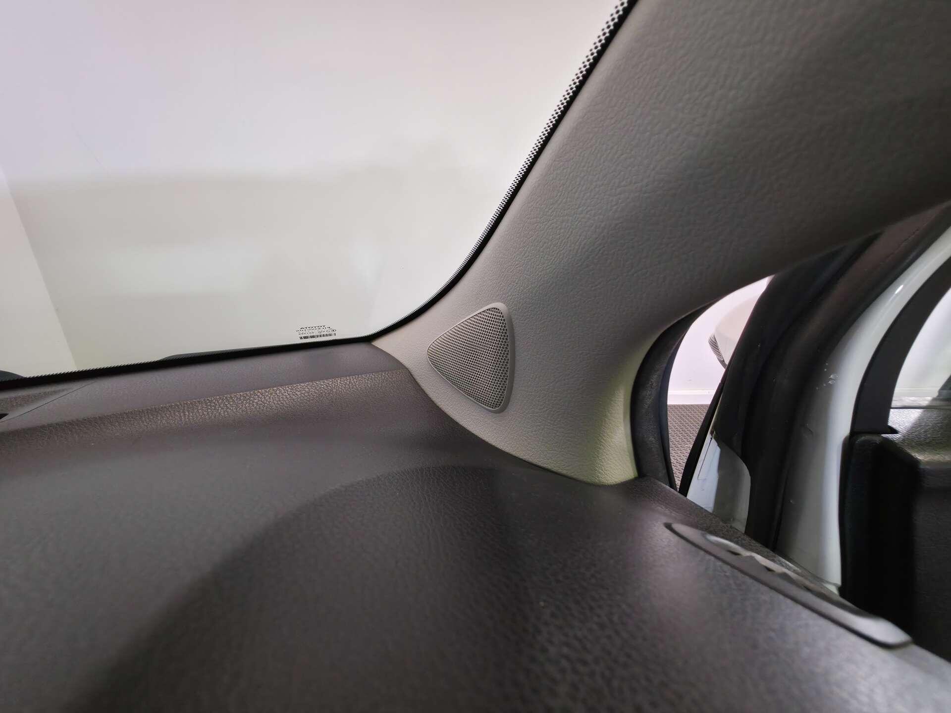 Toyota Yaris view 28