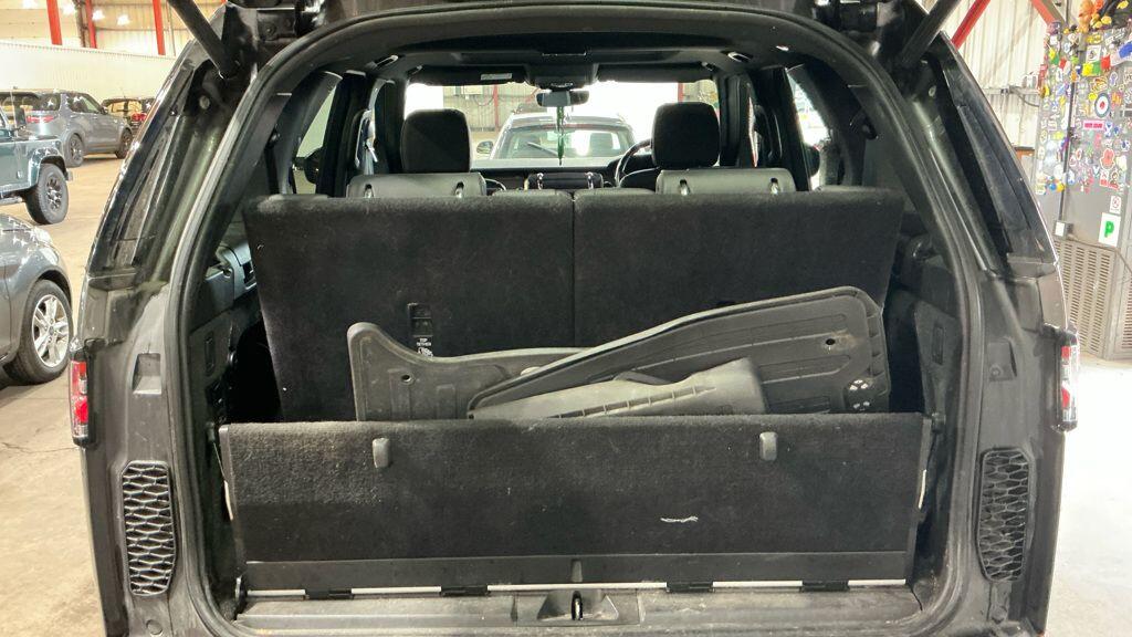Land Rover Discovery 3 view 18