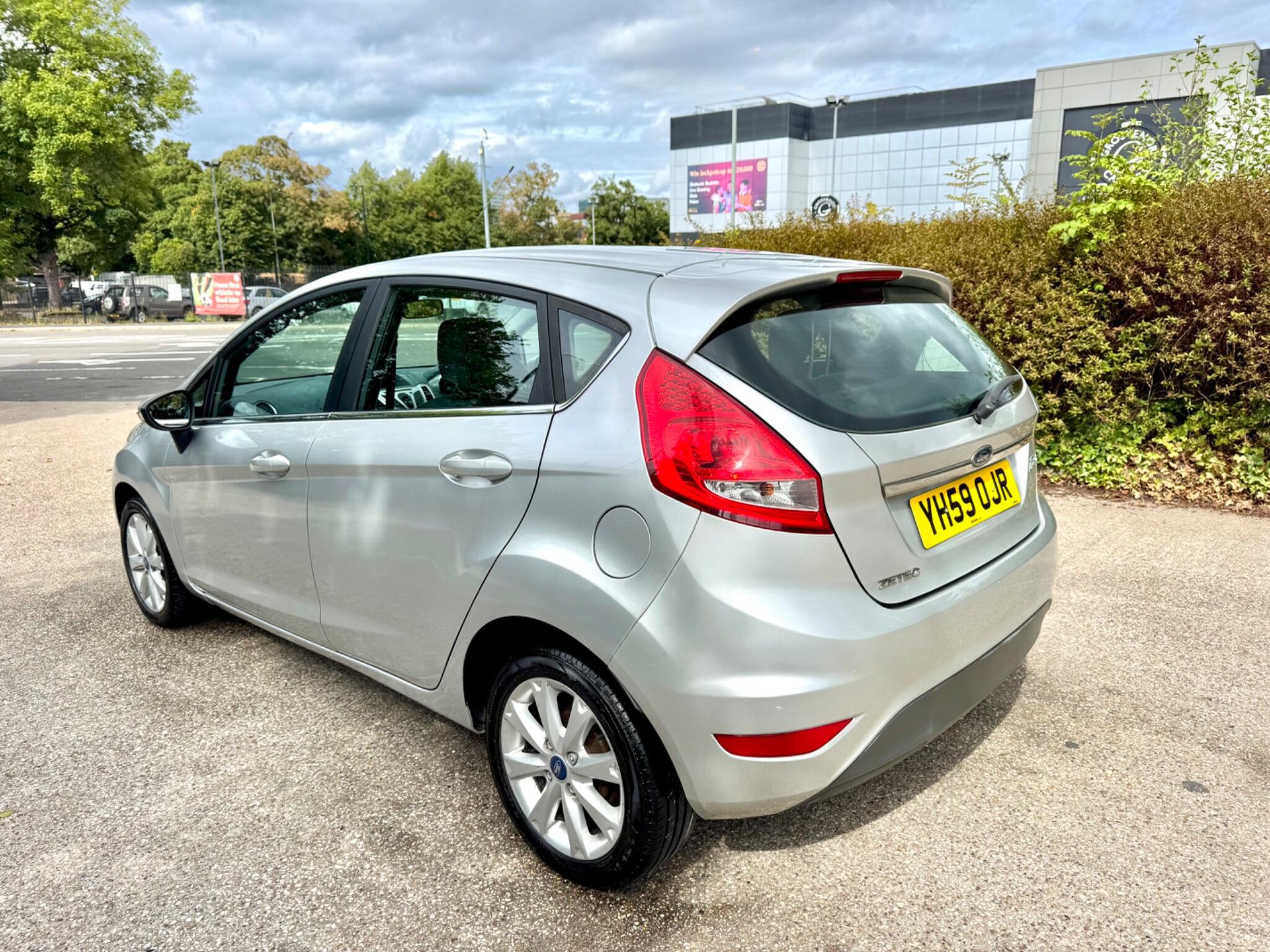 Ford Fiesta view 3