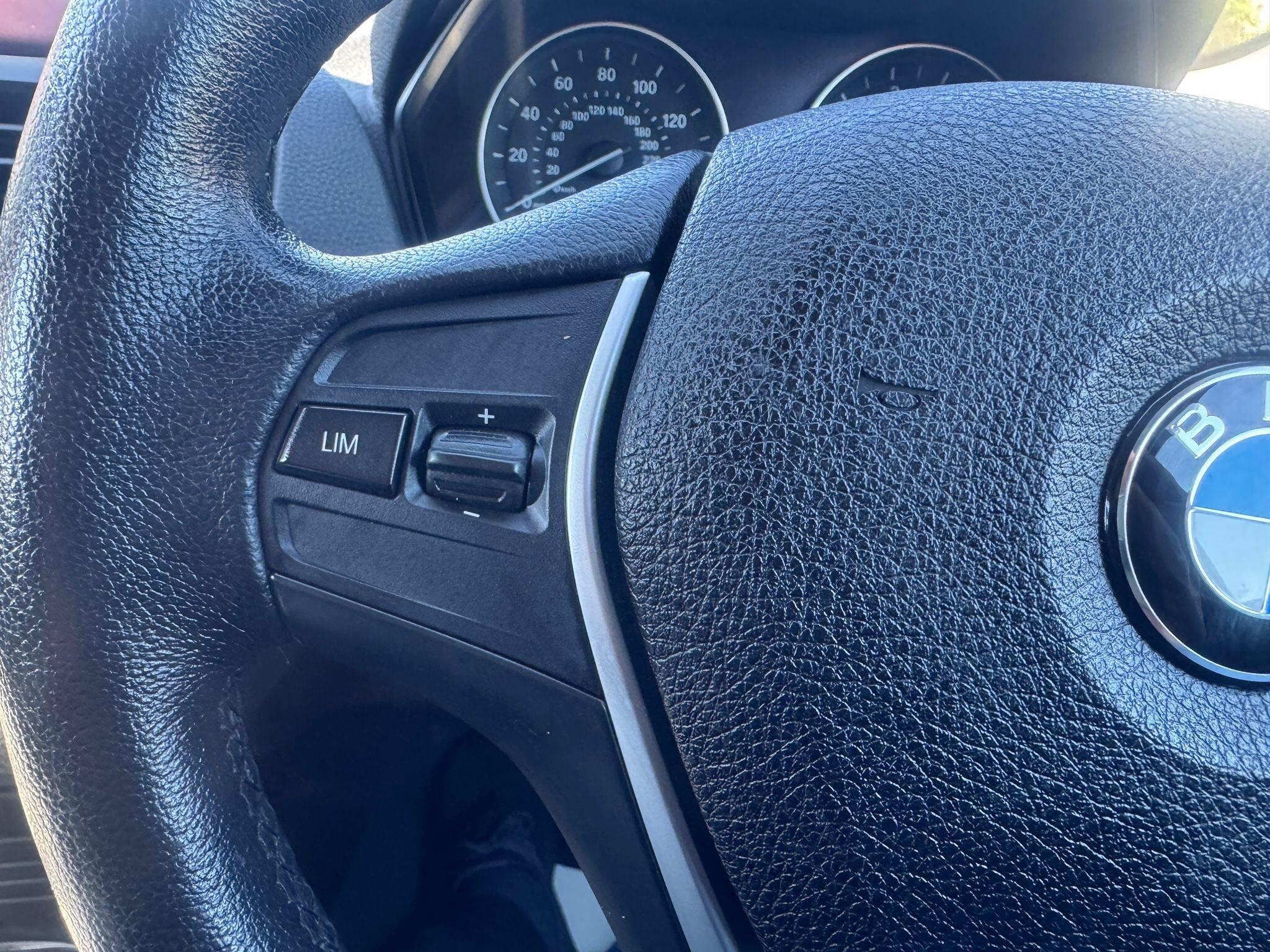 BMW 1 Series view 10