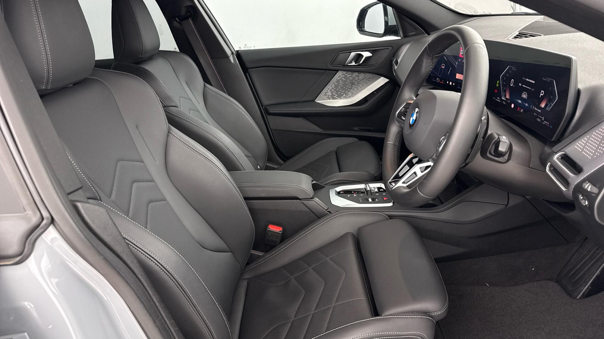 BMW 2 Series view 11