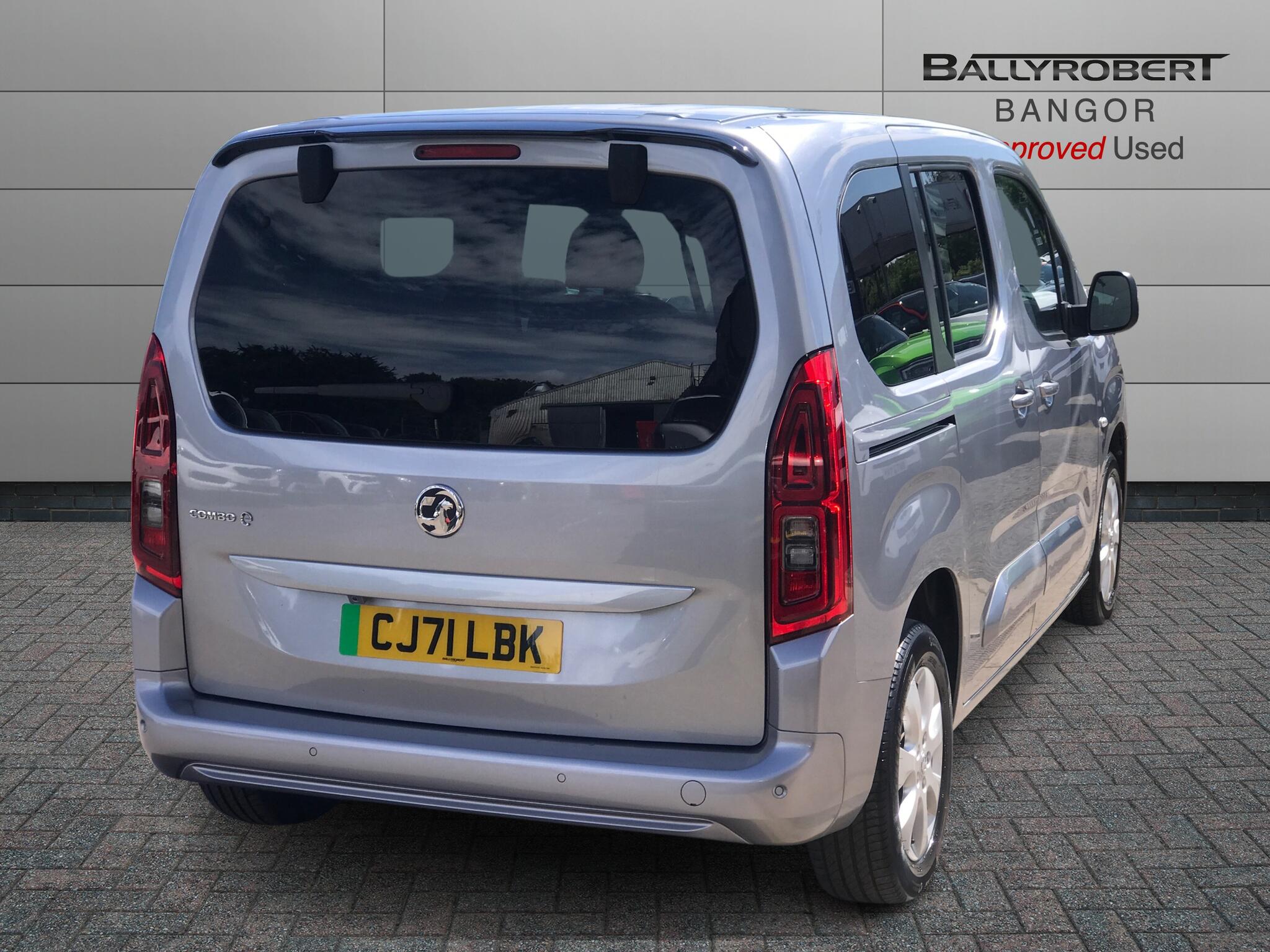 Vauxhall Combo Life Electric view 8