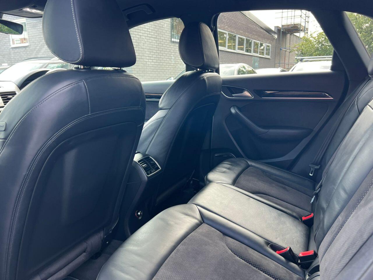 Audi Q3 view 20