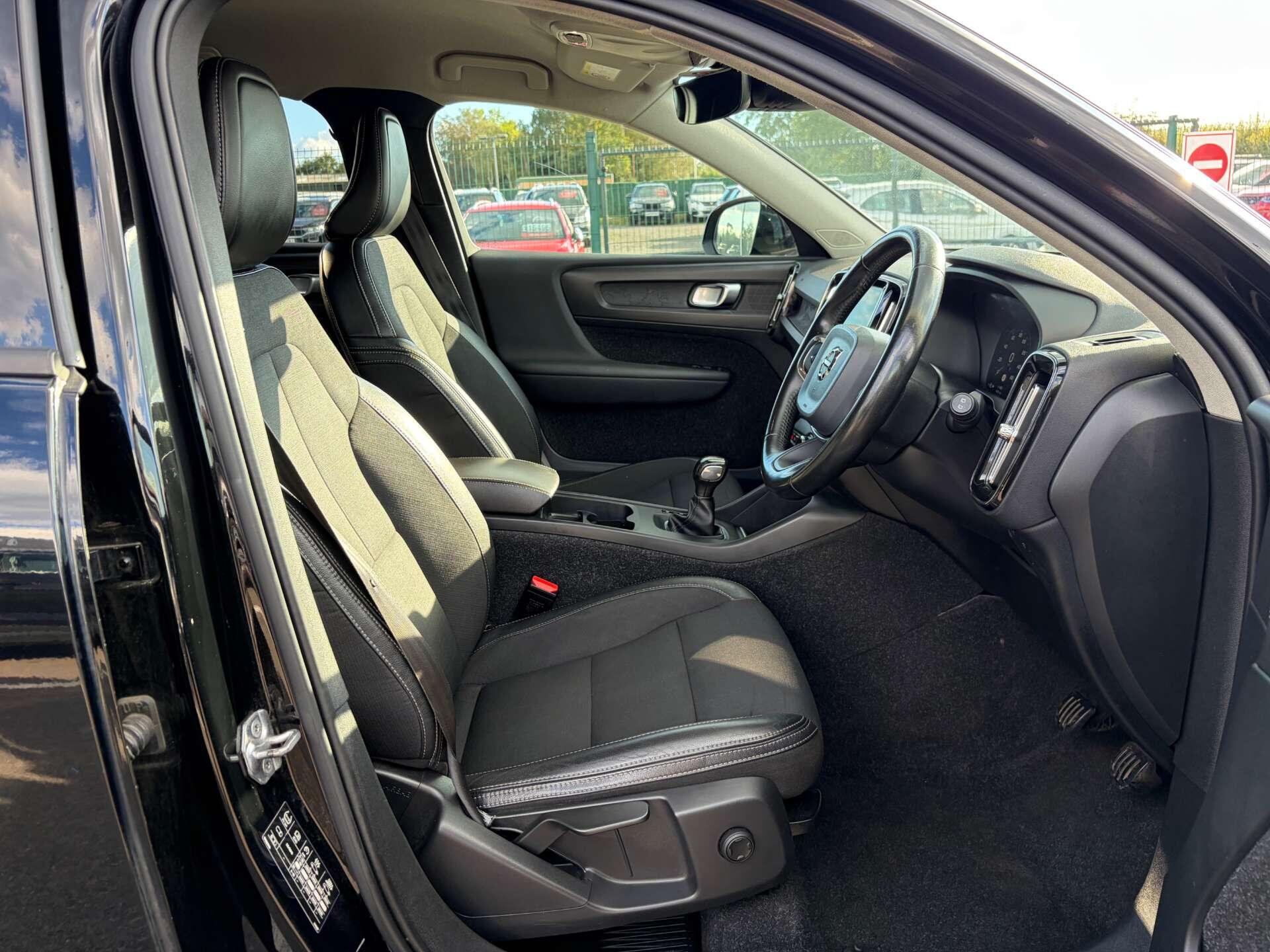 Volvo XC40 view 35