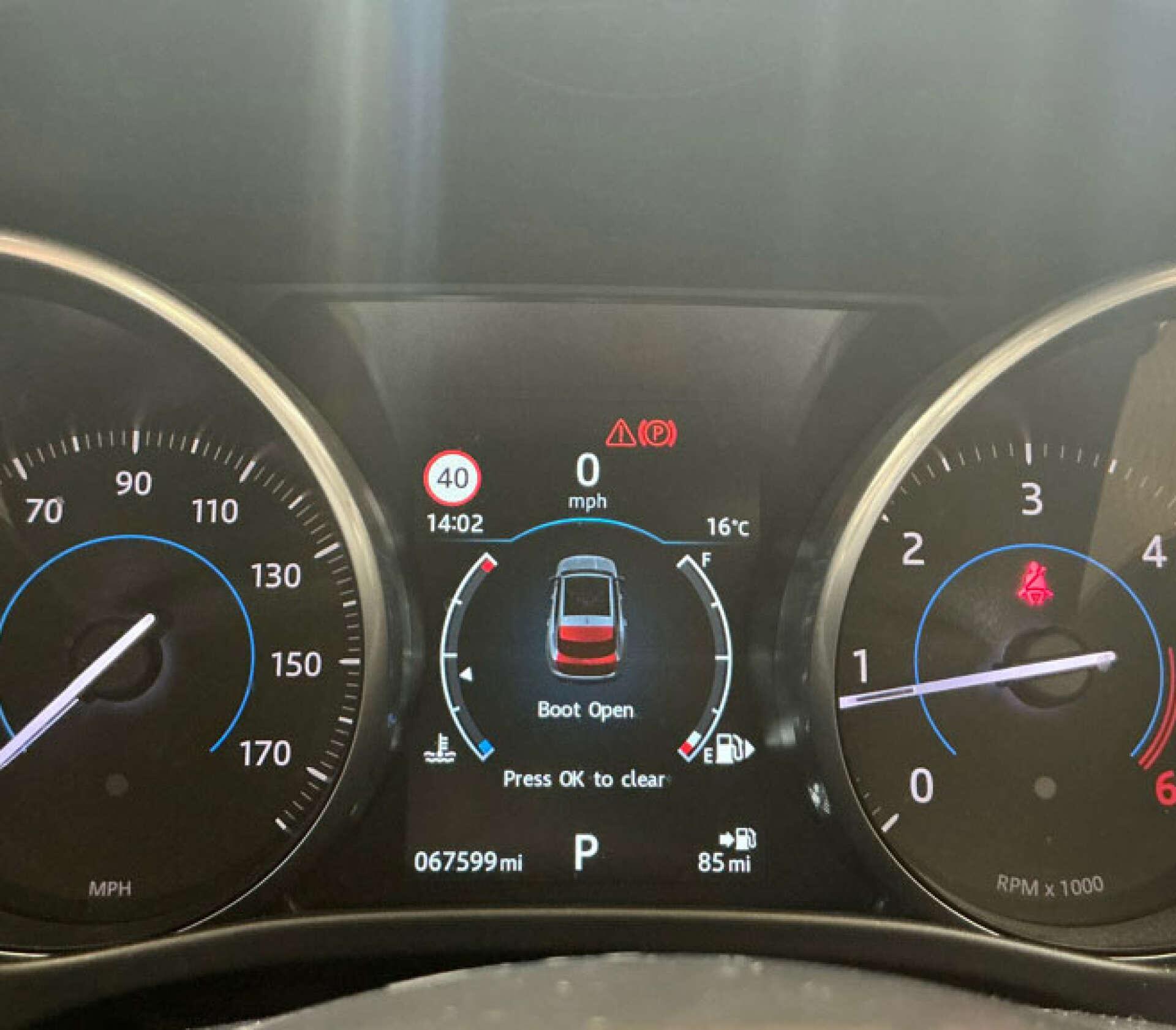 Jaguar F-Pace view 6