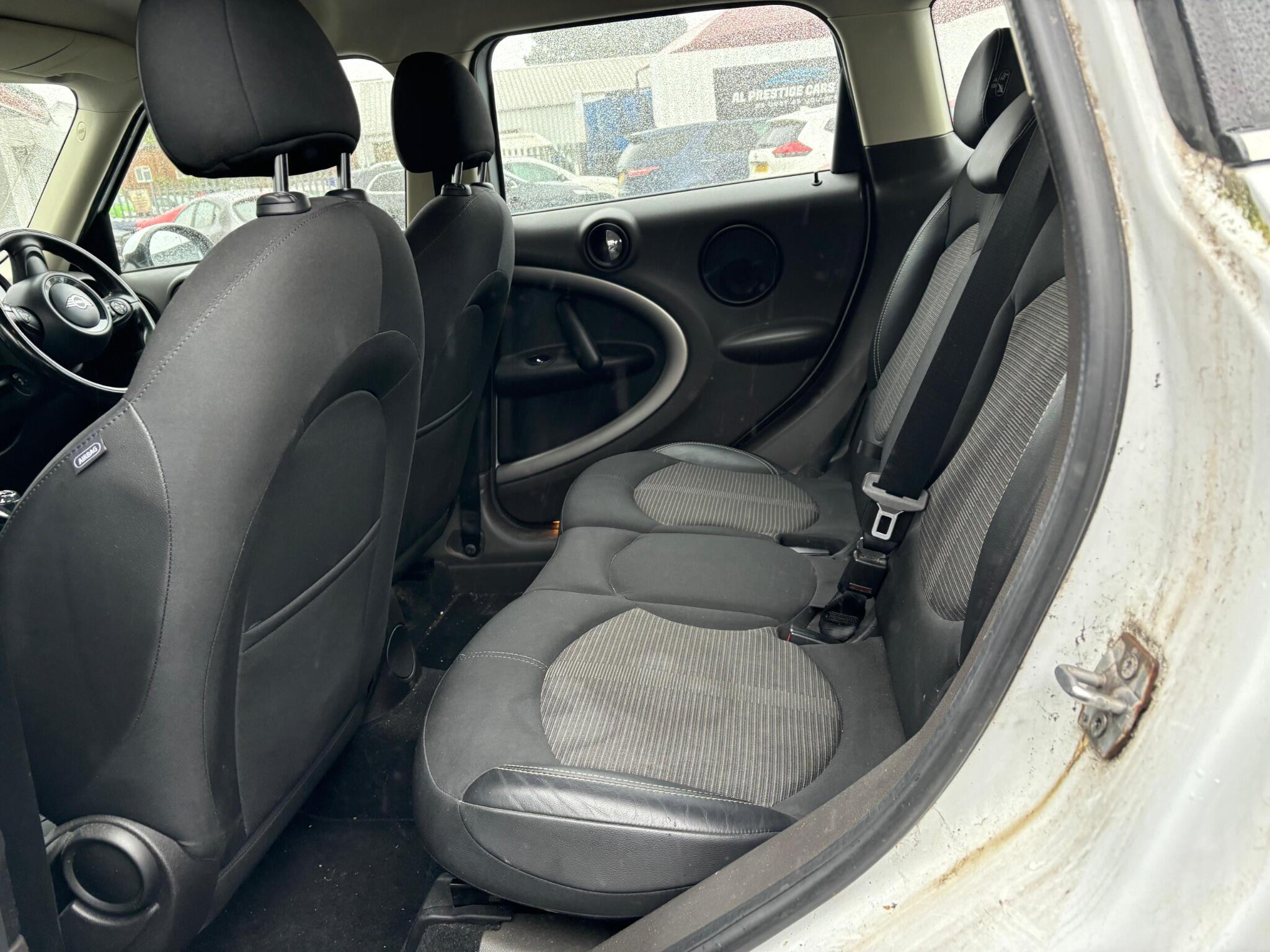 Mini Countryman view 4