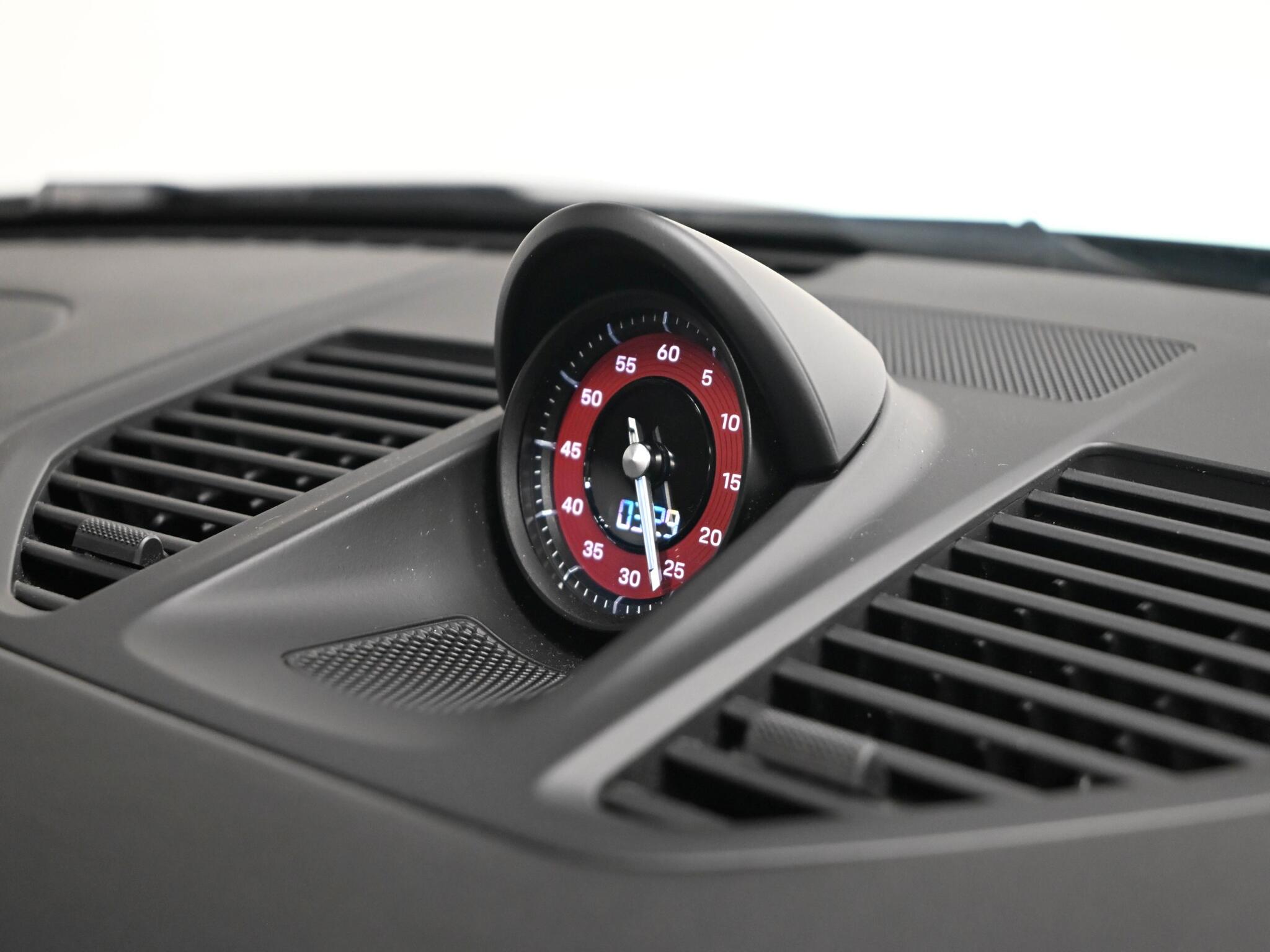 Porsche 911 view 44
