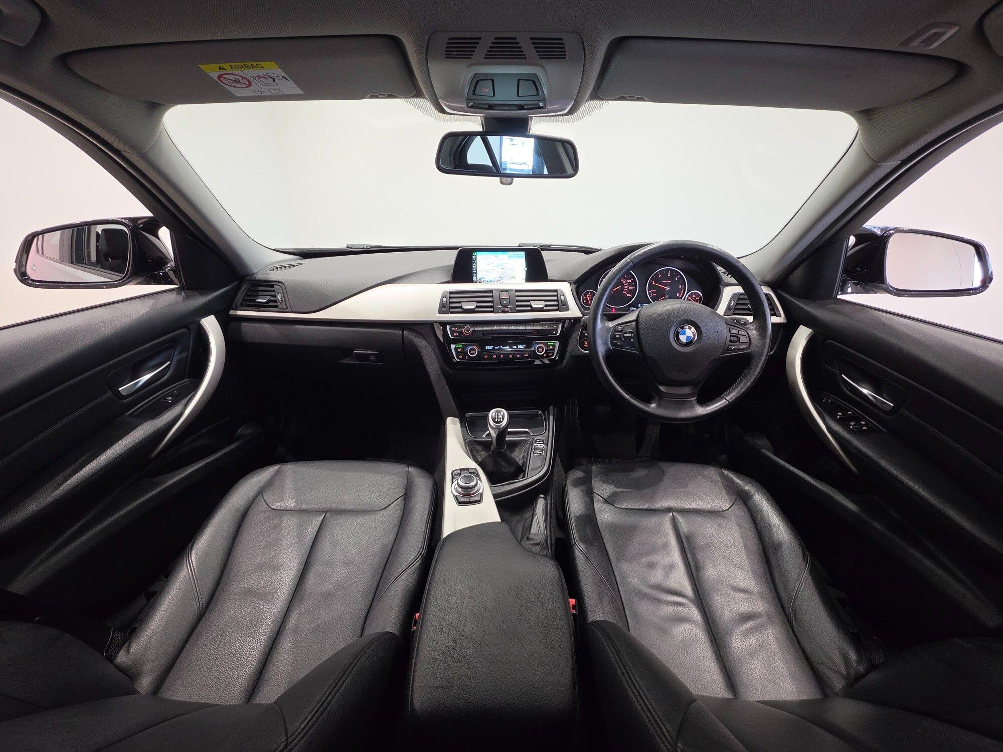BMW 3 Series view 17