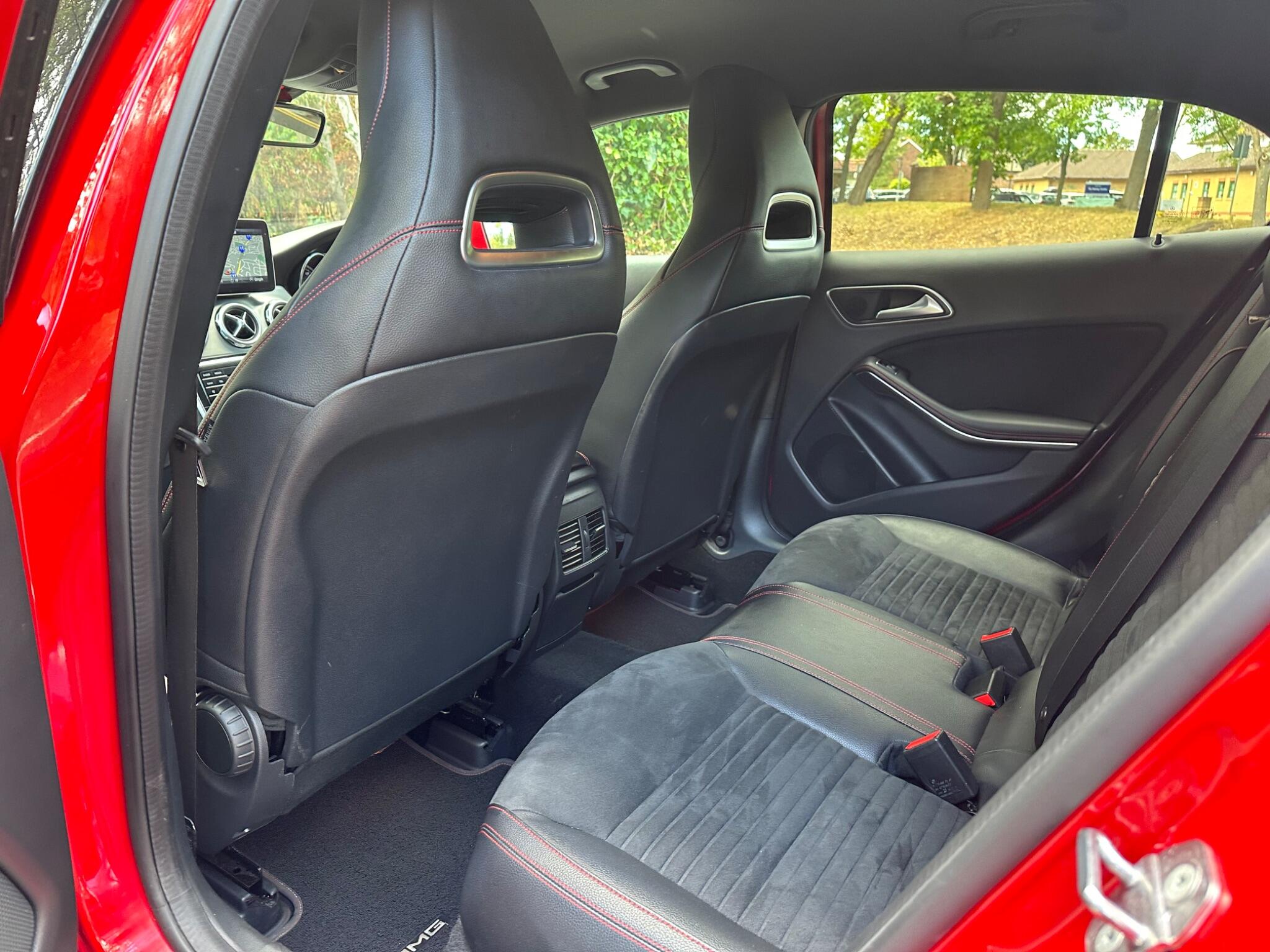 Mercedes-Benz Gla view 16