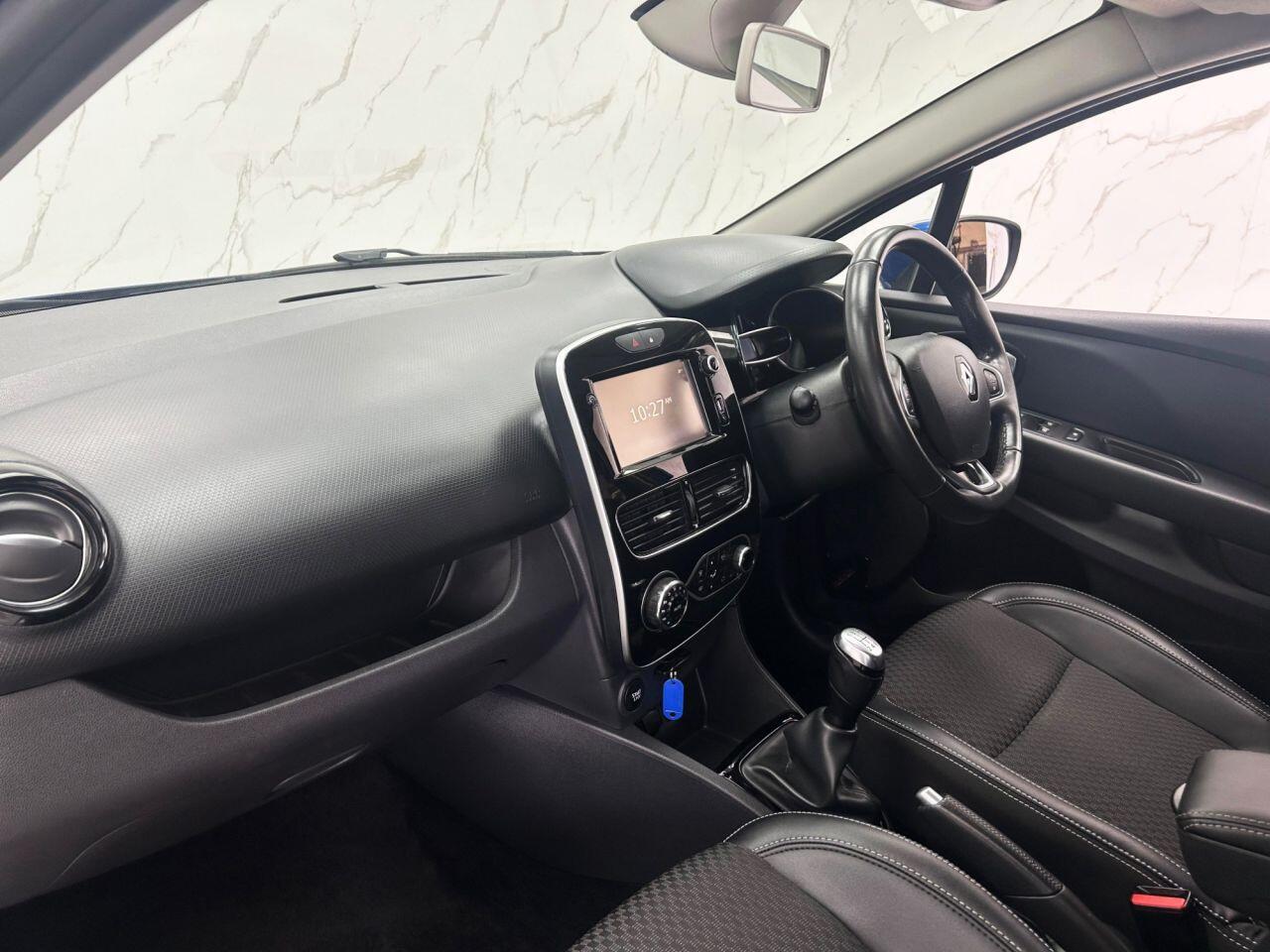 Renault Clio view 15