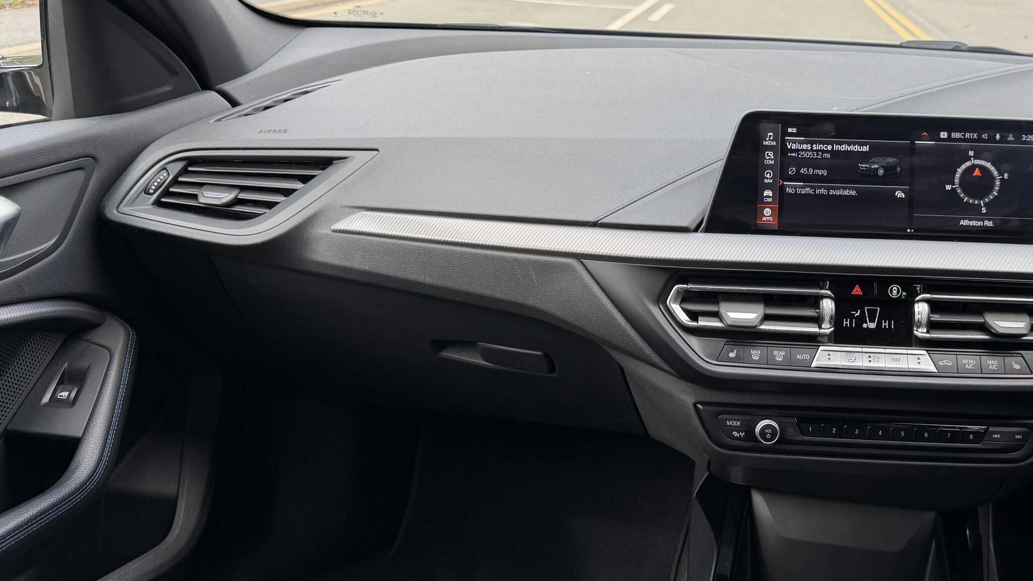BMW 1 Series view 6