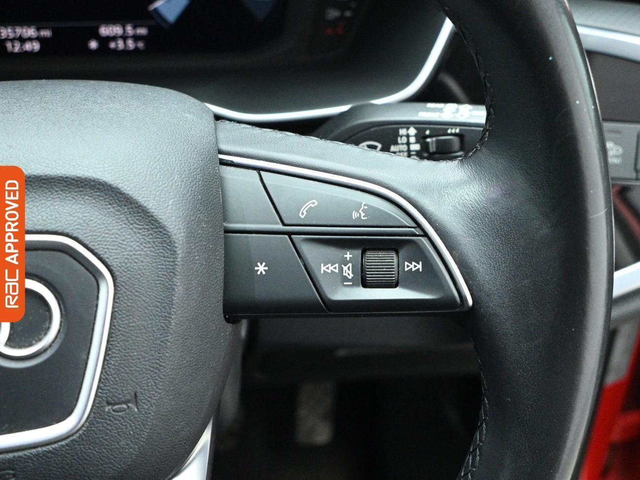 Audi Q3 view 22
