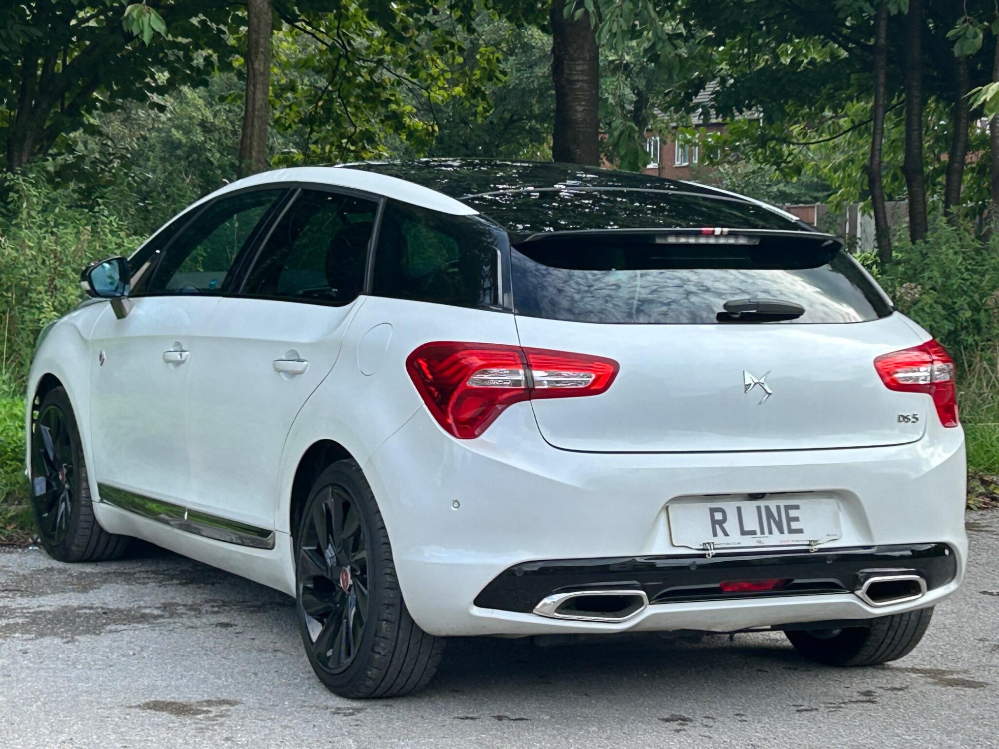 DS Automobiles DS 5 view 10