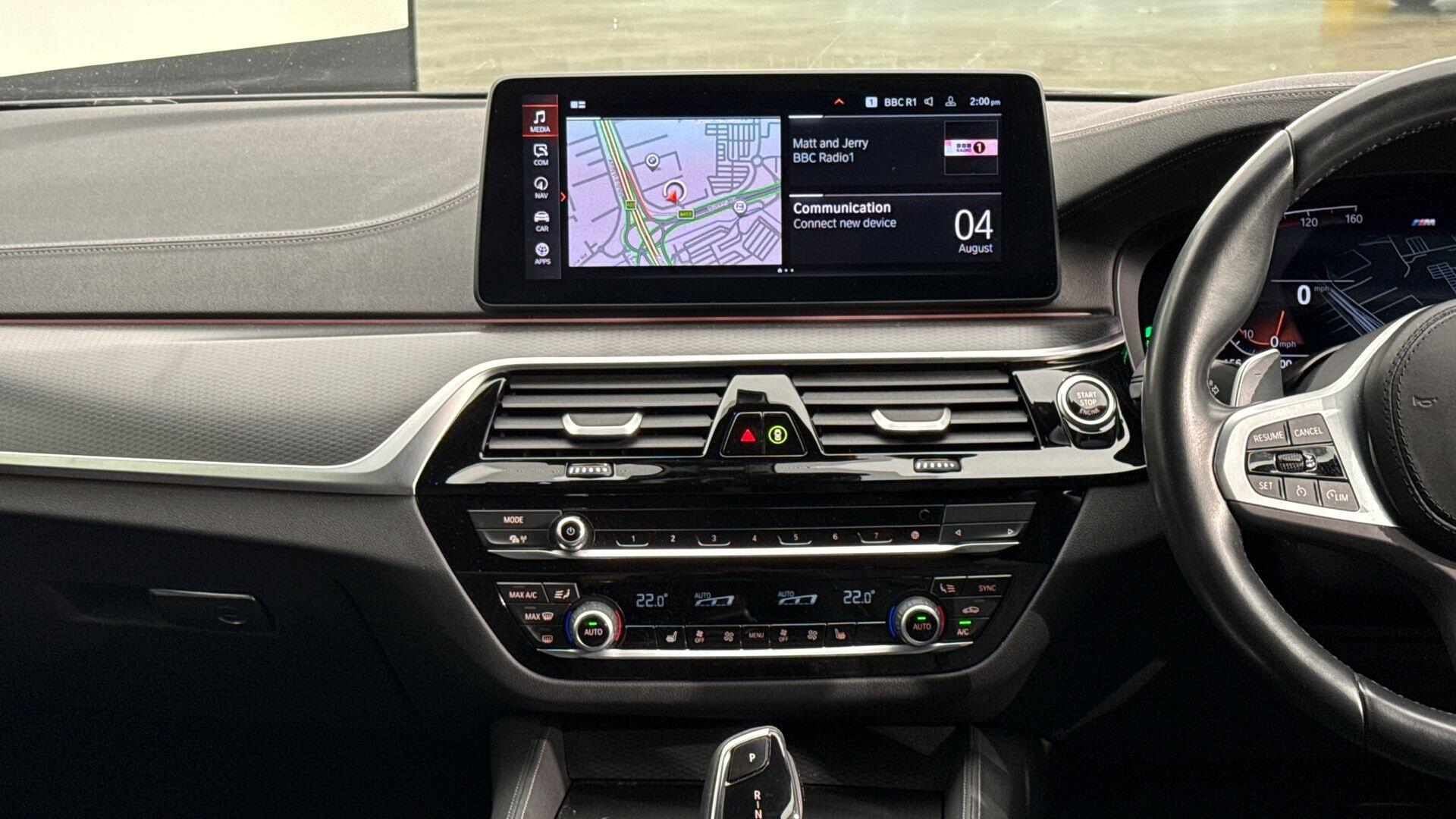 BMW 5 Series view 8