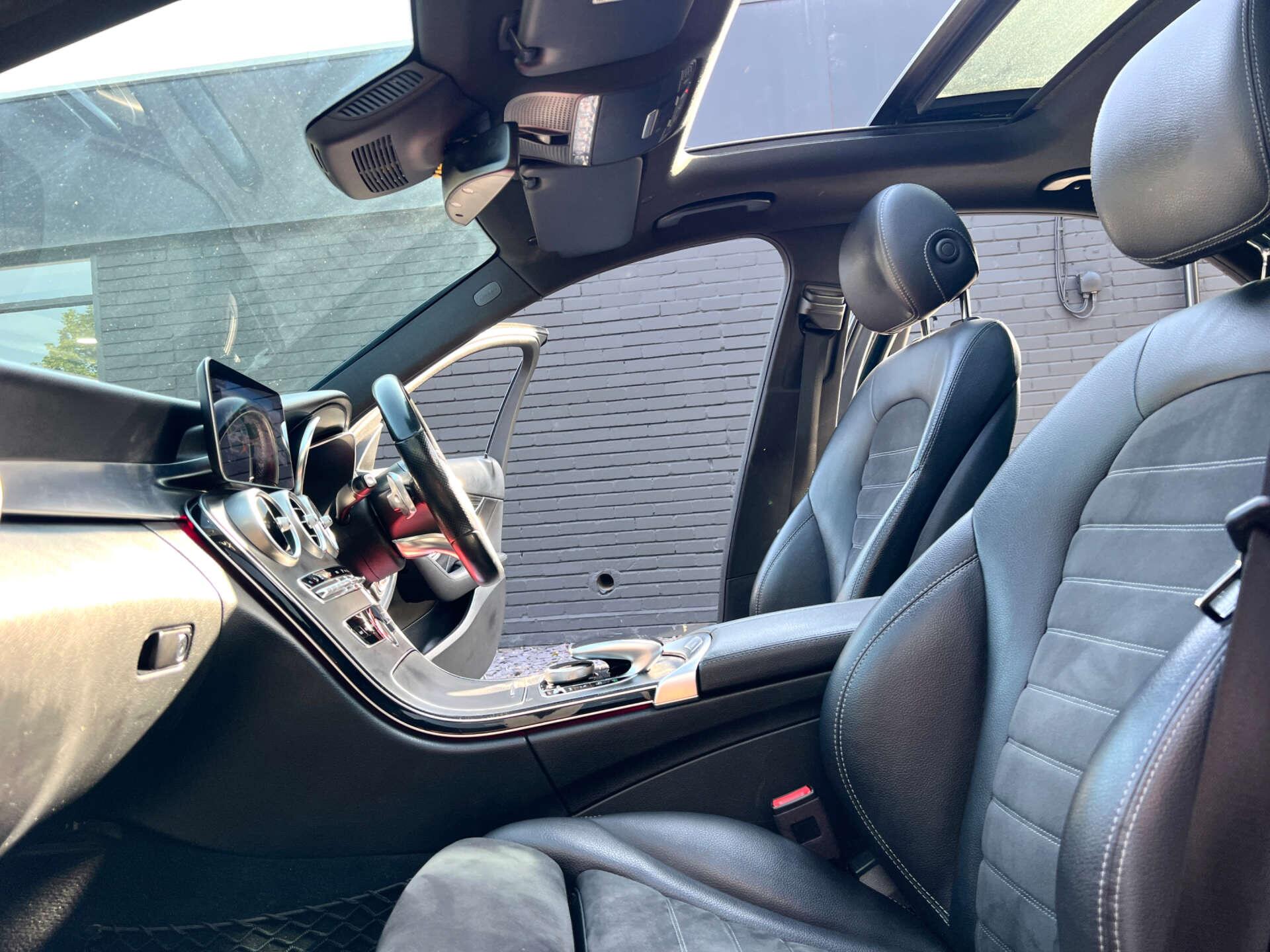 Mercedes-Benz C Class view 13