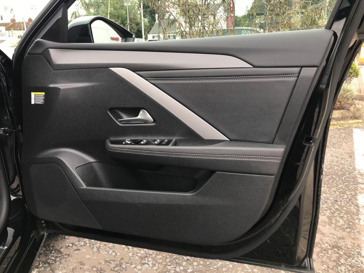 Vauxhall Astra view 16