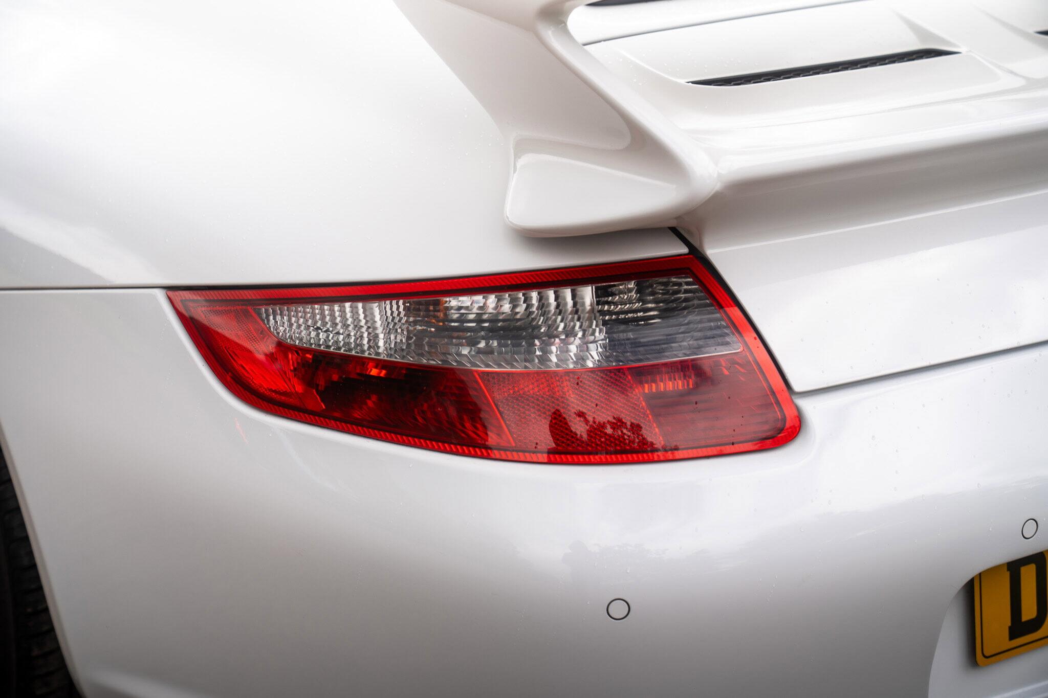 Porsche 911 view 18