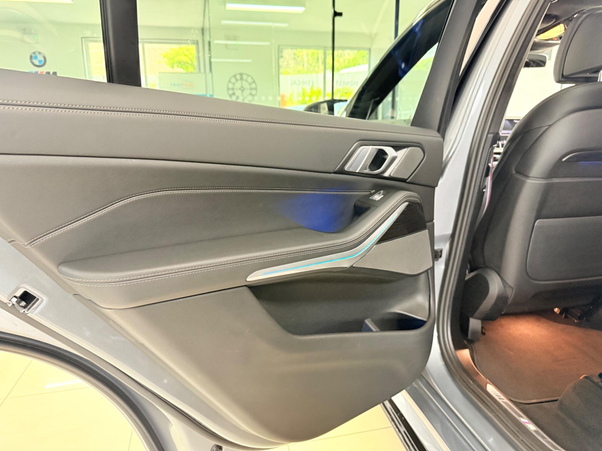 BMW X7 view 54