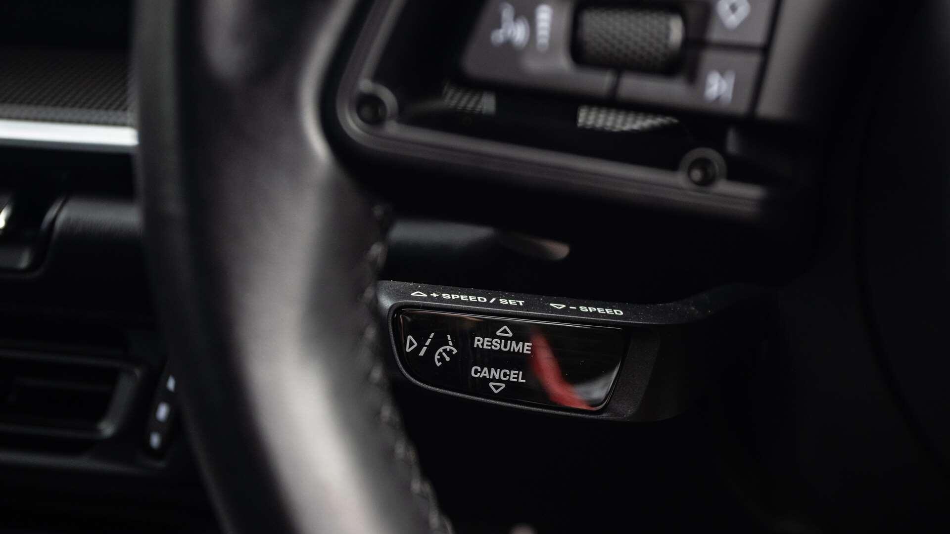 Porsche 911 view 29