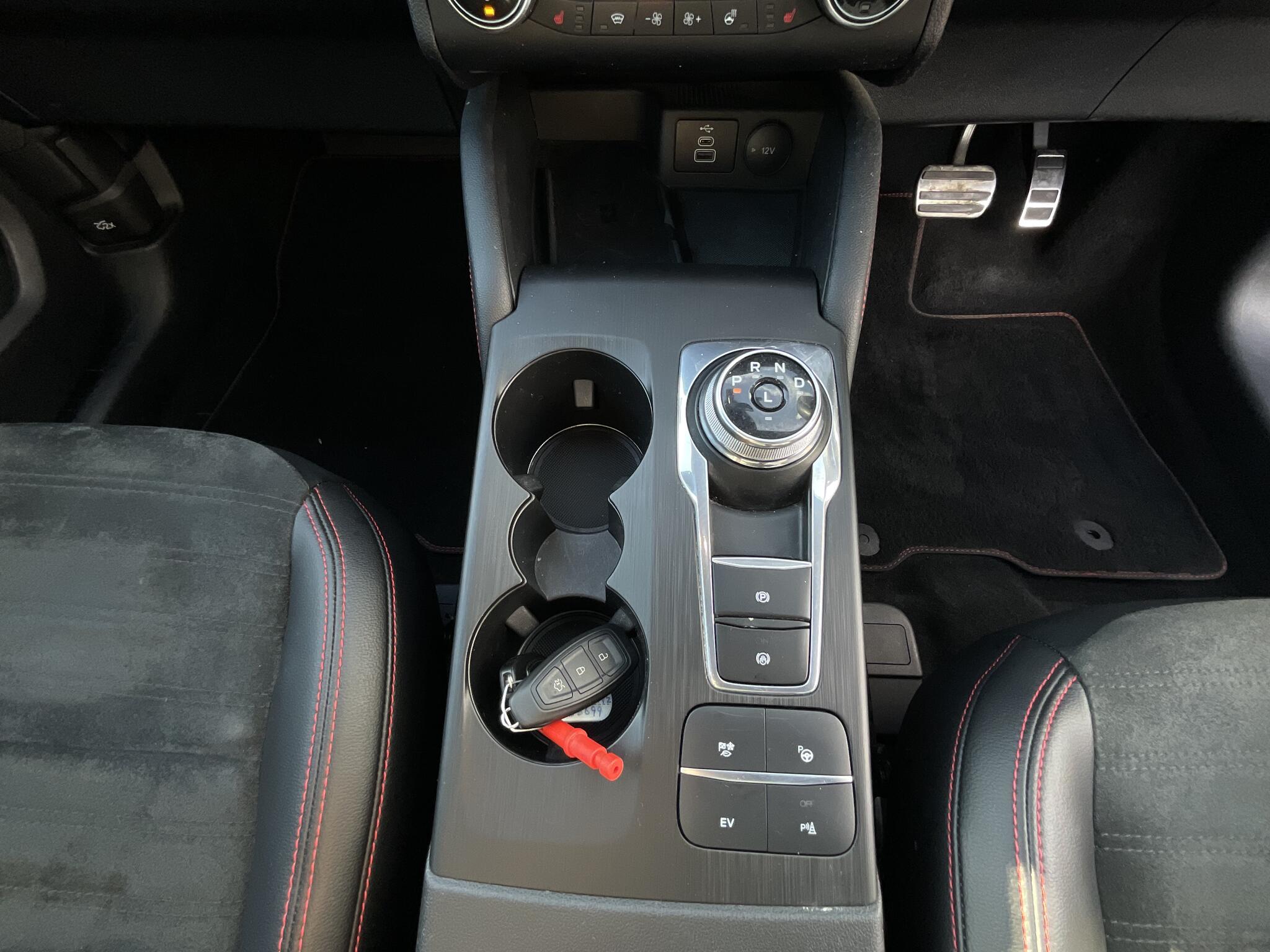 Ford Kuga view 25