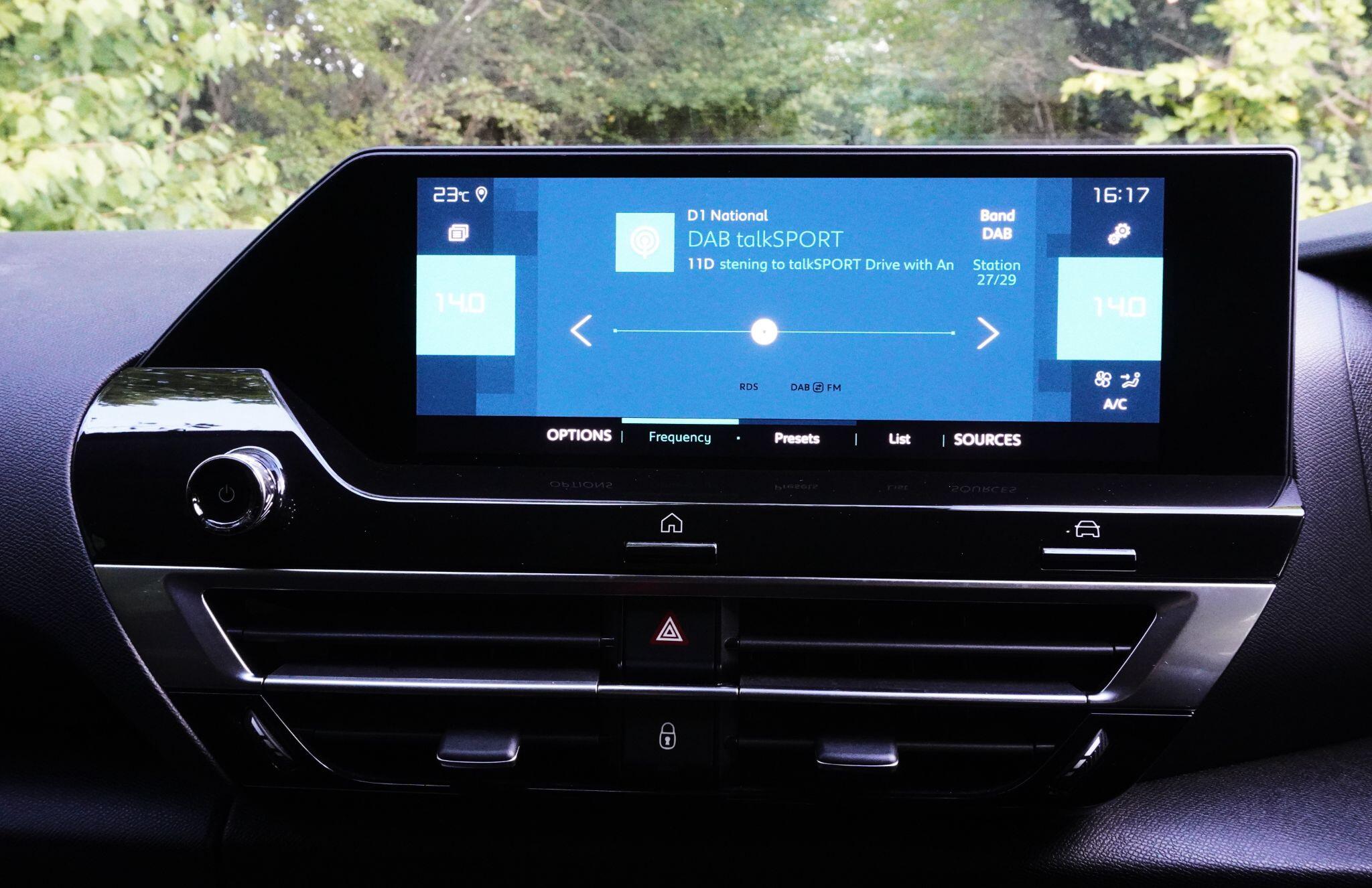 Citroen e-C4 view 27