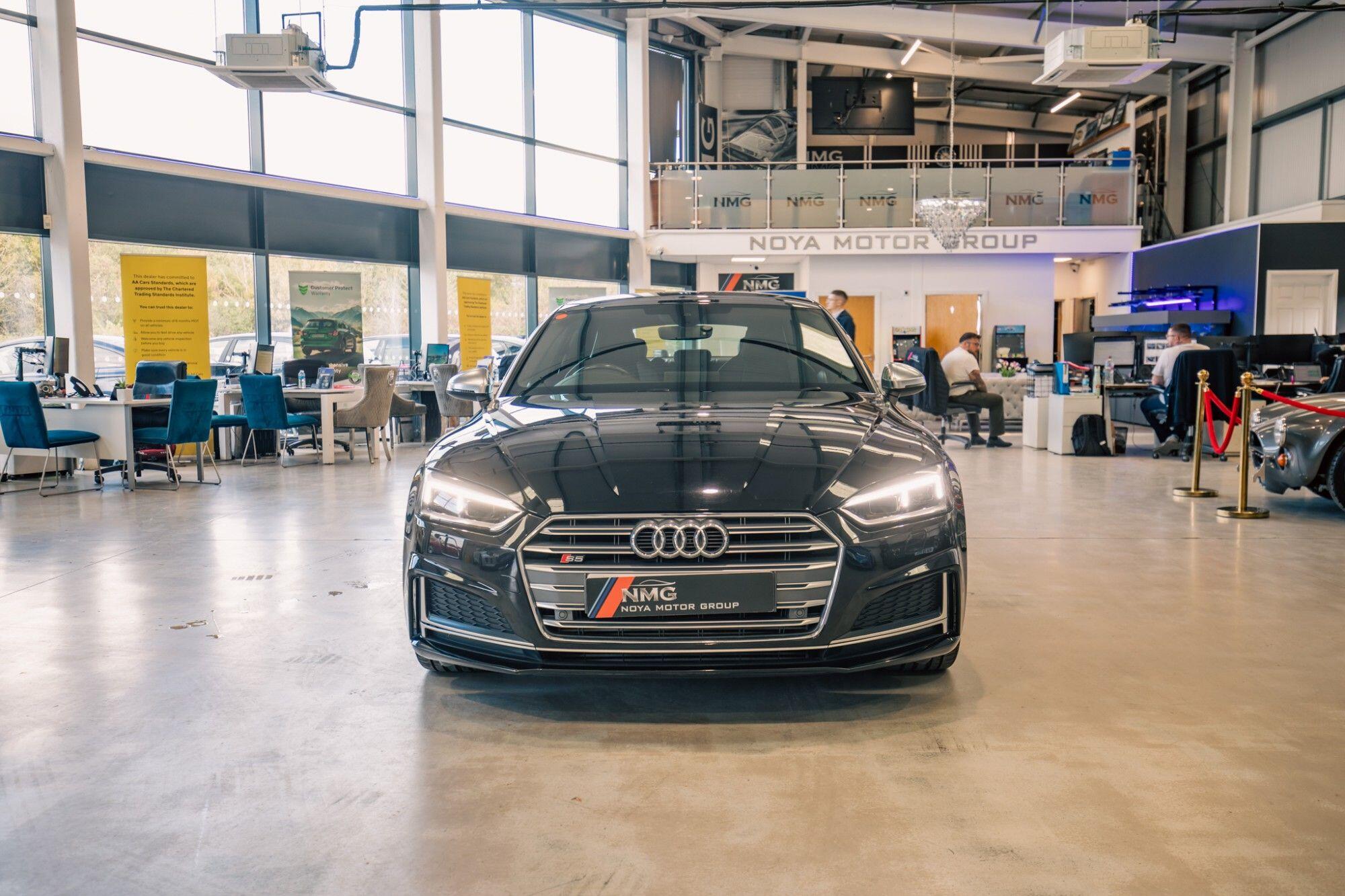 Audi S5 view 33