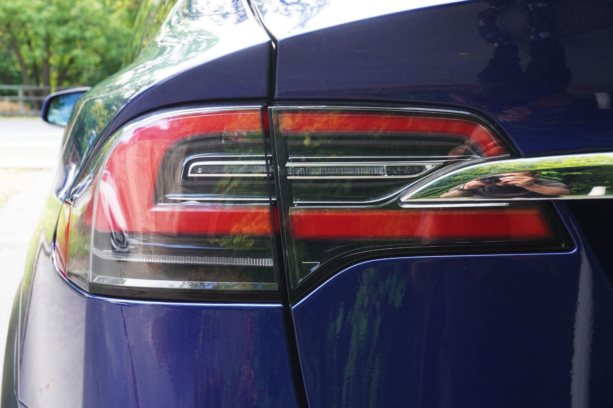 Tesla Model X view 76