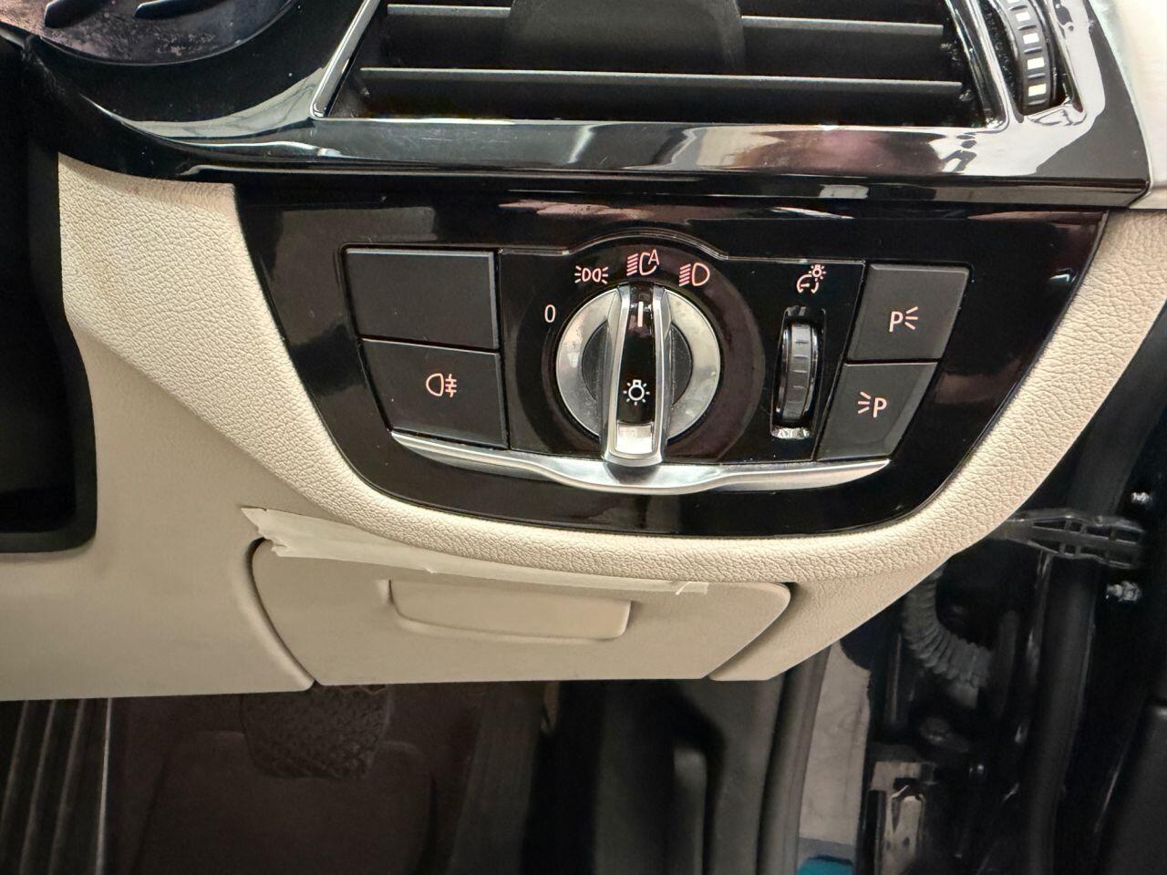 BMW 5 Series view 18