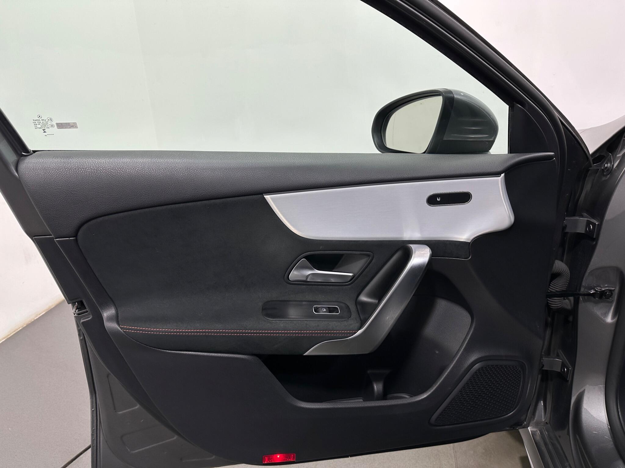 Mercedes-Benz A-Class view 37