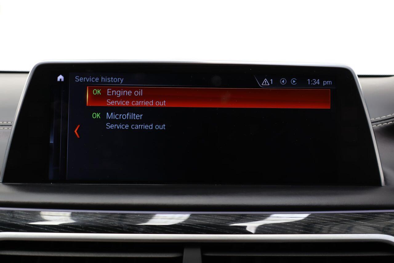 BMW 7 Series view 44