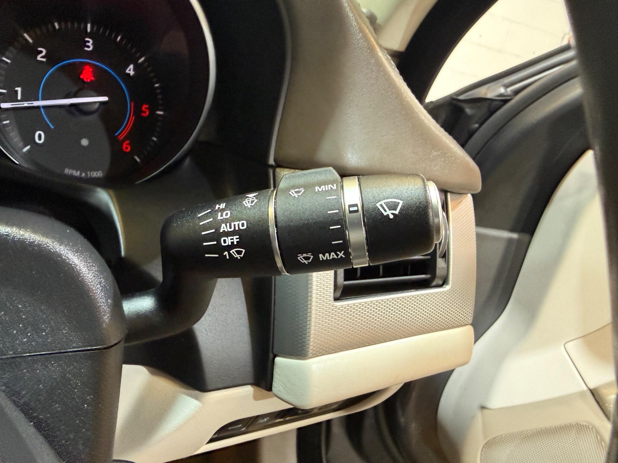 Jaguar XF view 31