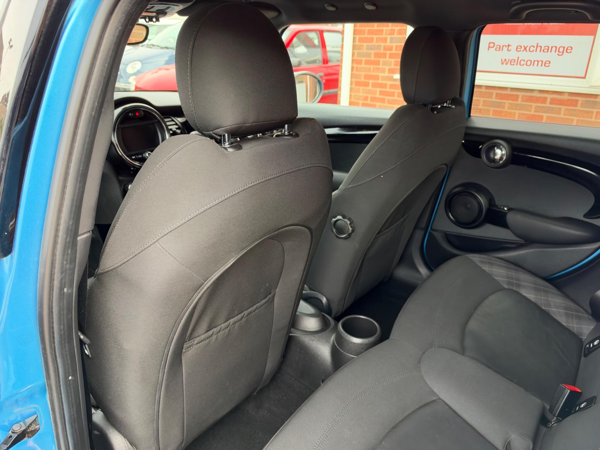 Mini Hatch view 24